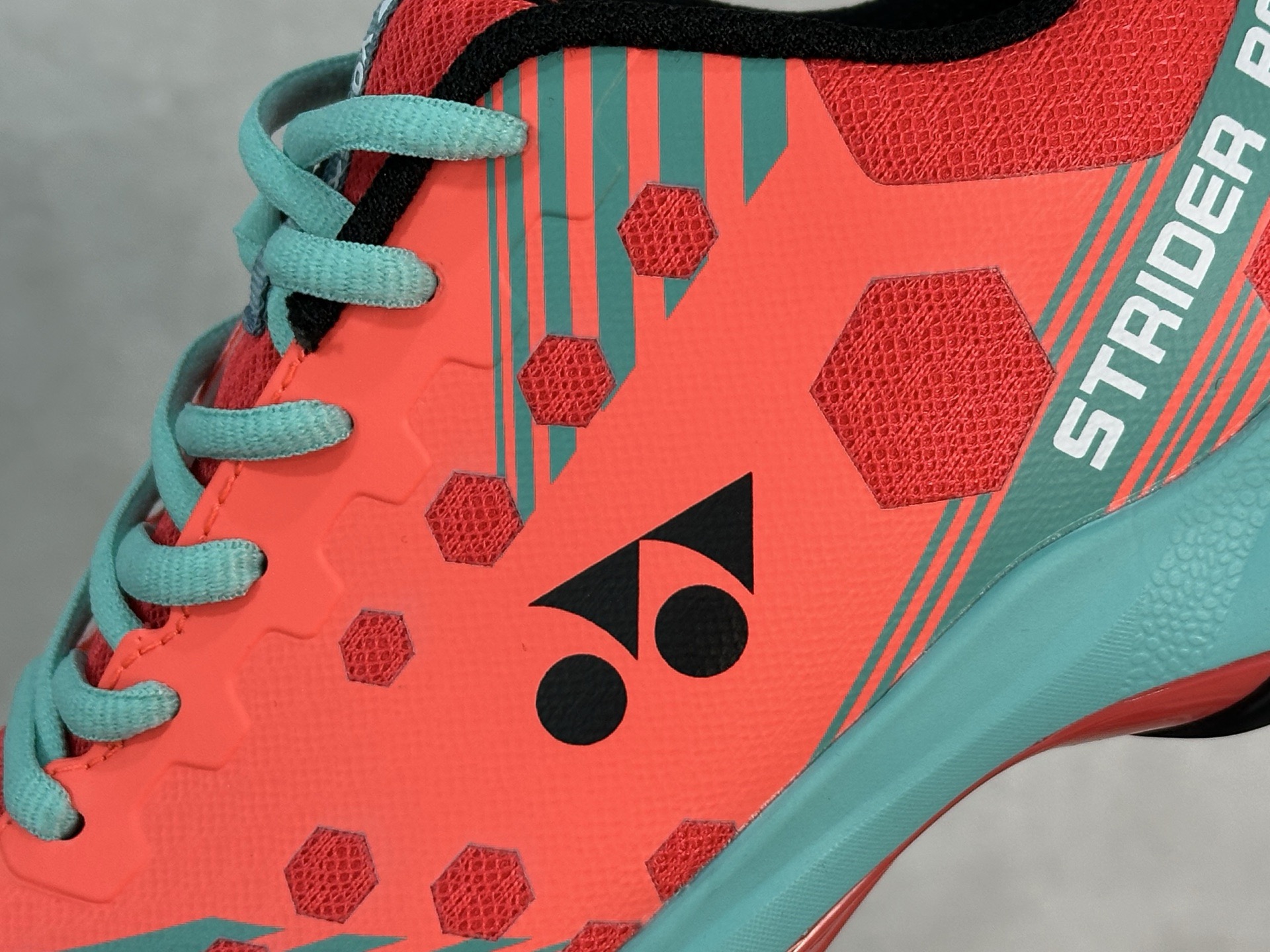 图片[8]-YONEX尤尼克斯POWER CUSHION 65 织物合成革 羽毛球鞋 采用动力垫+设计 减震蓄能 保护脚踝 人体工程防撞鞋头 护脚趾 鞋底采用放射状桨翼大底 提升全方位的防滑性 抓地力更强 大底采用石墨碳素板设计 增强鞋底支撑 网面透气孔设计 增强鞋内热量释放 货号： SHBSRB1EX 尺码： 36 36.5 37 38 38.5 39 40 40.5 41 42 42.5 43 44 45-选品中心