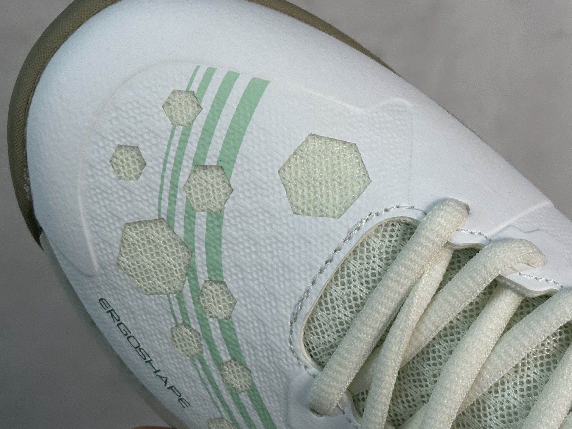 图片[7]-YONEX尤尼克斯POWER CUSHION 65 织物合成革 羽毛球鞋 采用动力垫+设计 减震蓄能 保护脚踝 人体工程防撞鞋头 护脚趾 鞋底采用放射状桨翼大底 提升全方位的防滑性 抓地力更强 大底采用石墨碳素板设计 增强鞋底支撑 网面透气孔设计 增强鞋内热量释放 货号： SHBSRB1EX 尺码： 36 36.5 37 38 38.5 39 40 40.5 41 42 42.5 43 44 45-选品中心