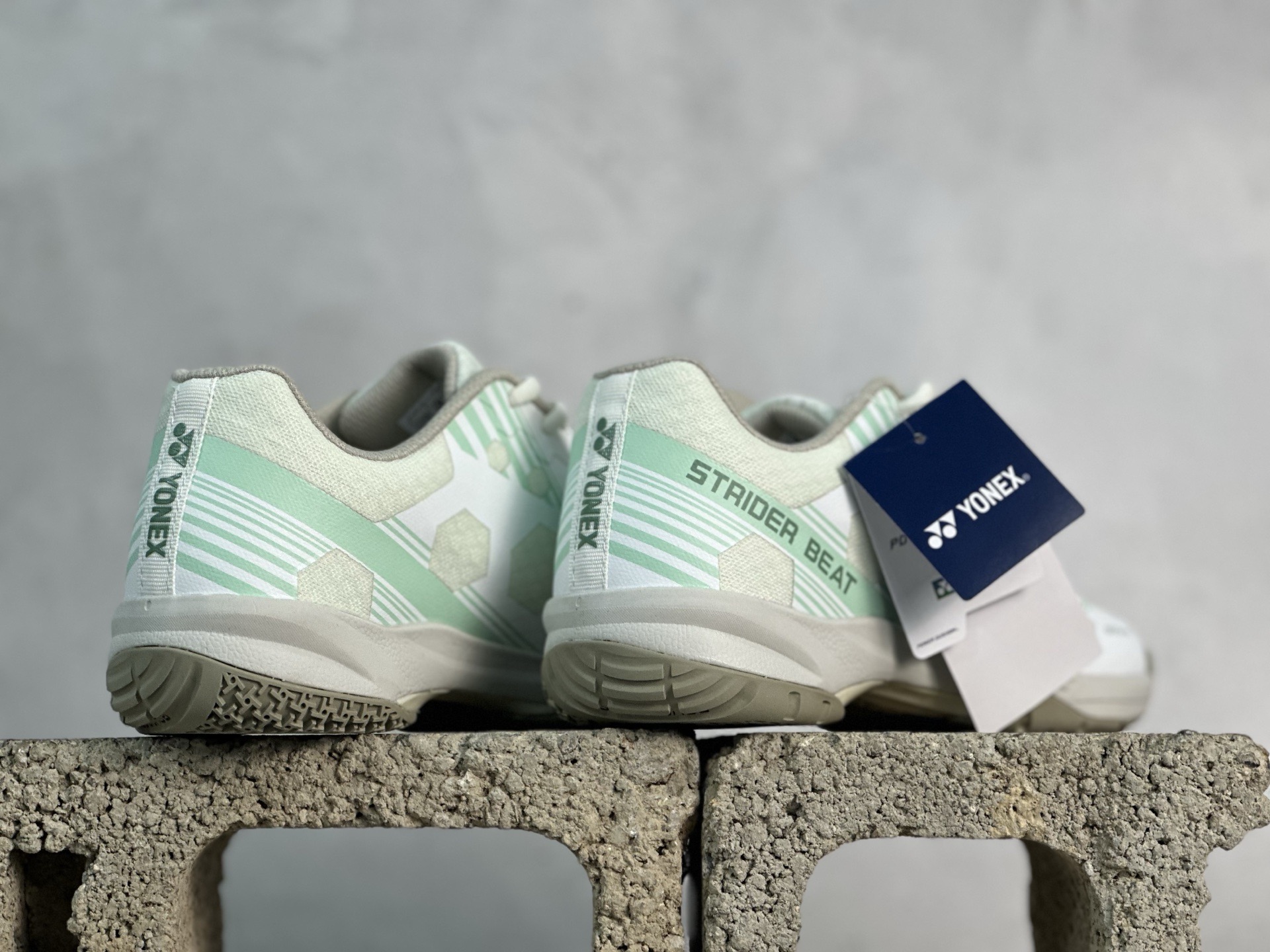 图片[6]-YONEX尤尼克斯POWER CUSHION 65 织物合成革 羽毛球鞋 采用动力垫+设计 减震蓄能 保护脚踝 人体工程防撞鞋头 护脚趾 鞋底采用放射状桨翼大底 提升全方位的防滑性 抓地力更强 大底采用石墨碳素板设计 增强鞋底支撑 网面透气孔设计 增强鞋内热量释放 货号： SHBSRB1EX 尺码： 36 36.5 37 38 38.5 39 40 40.5 41 42 42.5 43 44 45-选品中心