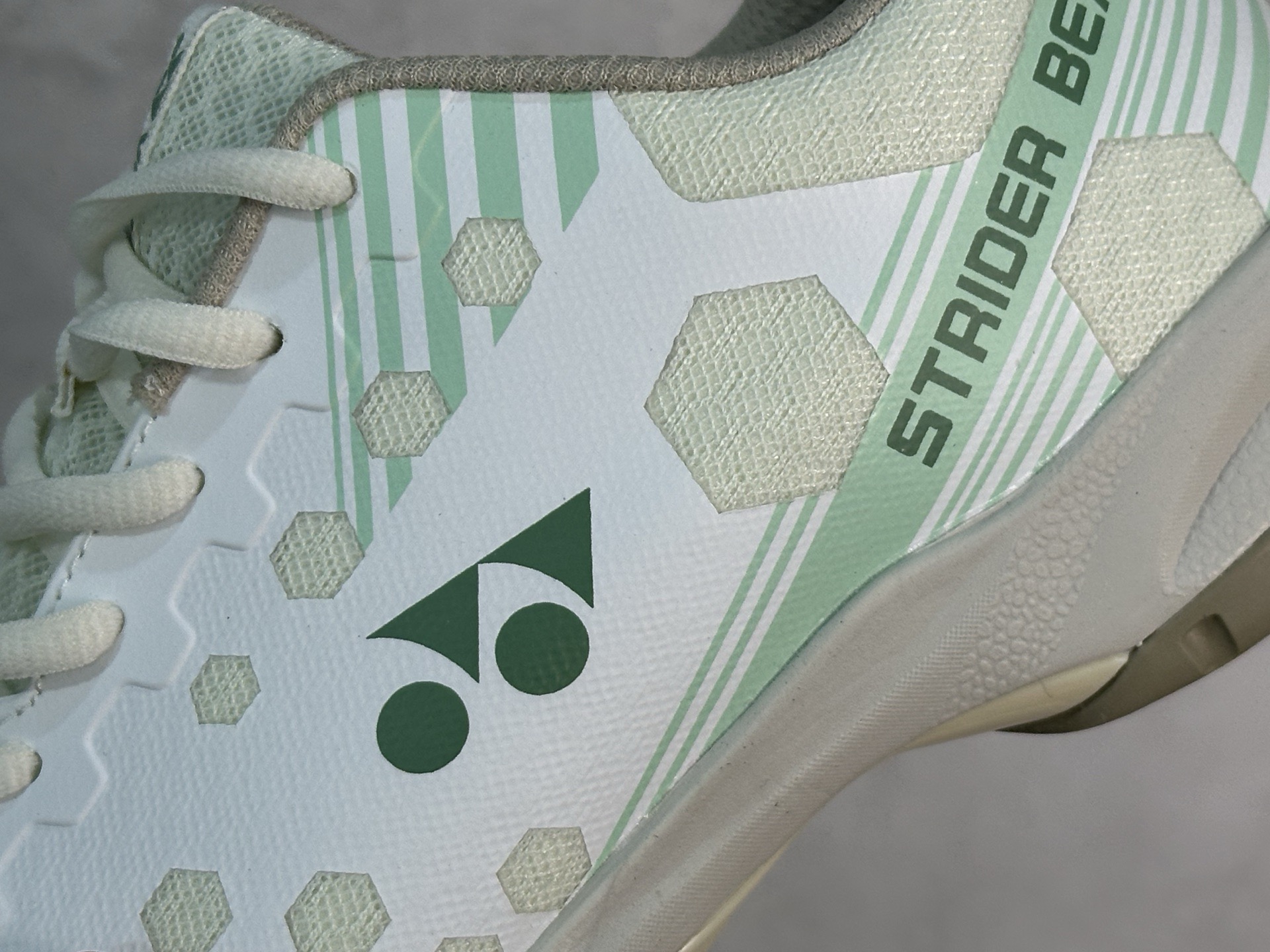 图片[9]-YONEX尤尼克斯POWER CUSHION 65 织物合成革 羽毛球鞋 采用动力垫+设计 减震蓄能 保护脚踝 人体工程防撞鞋头 护脚趾 鞋底采用放射状桨翼大底 提升全方位的防滑性 抓地力更强 大底采用石墨碳素板设计 增强鞋底支撑 网面透气孔设计 增强鞋内热量释放 货号： SHBSRB1EX 尺码： 36 36.5 37 38 38.5 39 40 40.5 41 42 42.5 43 44 45-选品中心