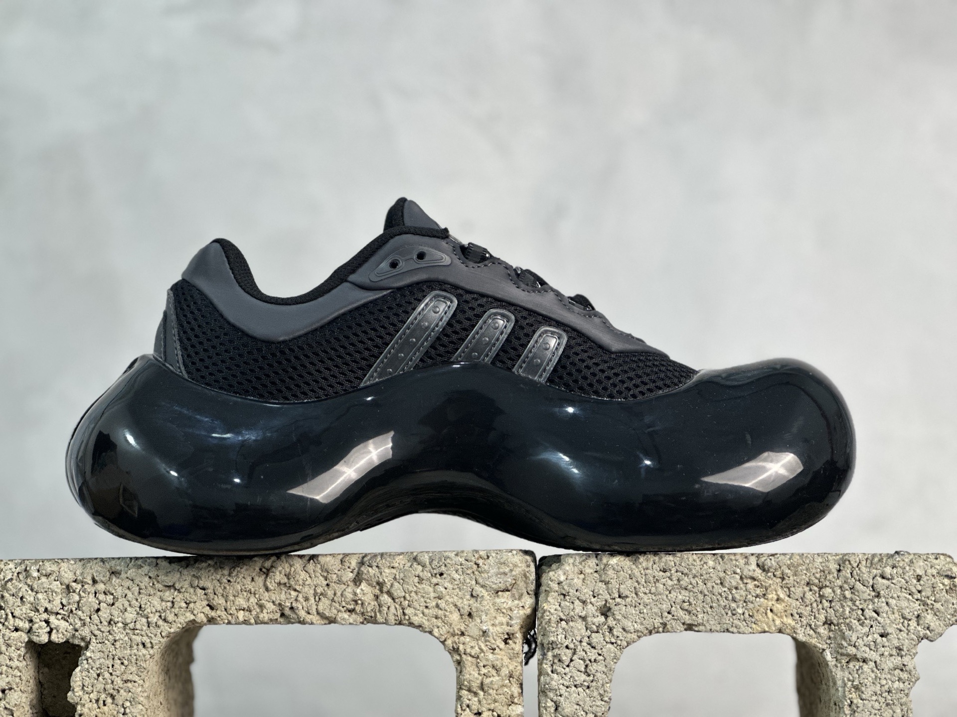 图片[2]-AVAVAV x Adidas Originals Moonrubber Megaride 阿迪达斯 联名款 舒适 防滑耐磨 低帮 生活休闲鞋 货号： JI1494 尺码： 35.5 36 36.5 37 38 38.5 39 40 40.5 41 42 42.5 43-选品中心