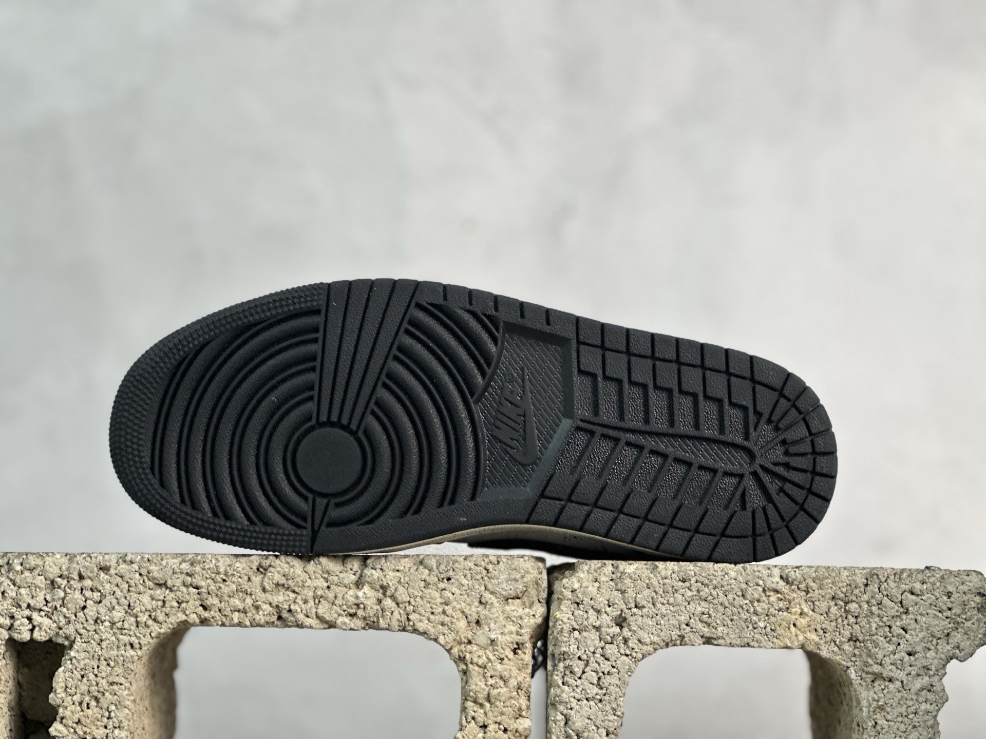 图片[3]-K版  综合版 Jordan Air Jordan 1 AJ1低邦 马年喷墨 货号：5533558-081 尺码：36 36.5 37 38.5 39 40 40.5 41 42 42.5 43 44 44.5 45 46-选品中心