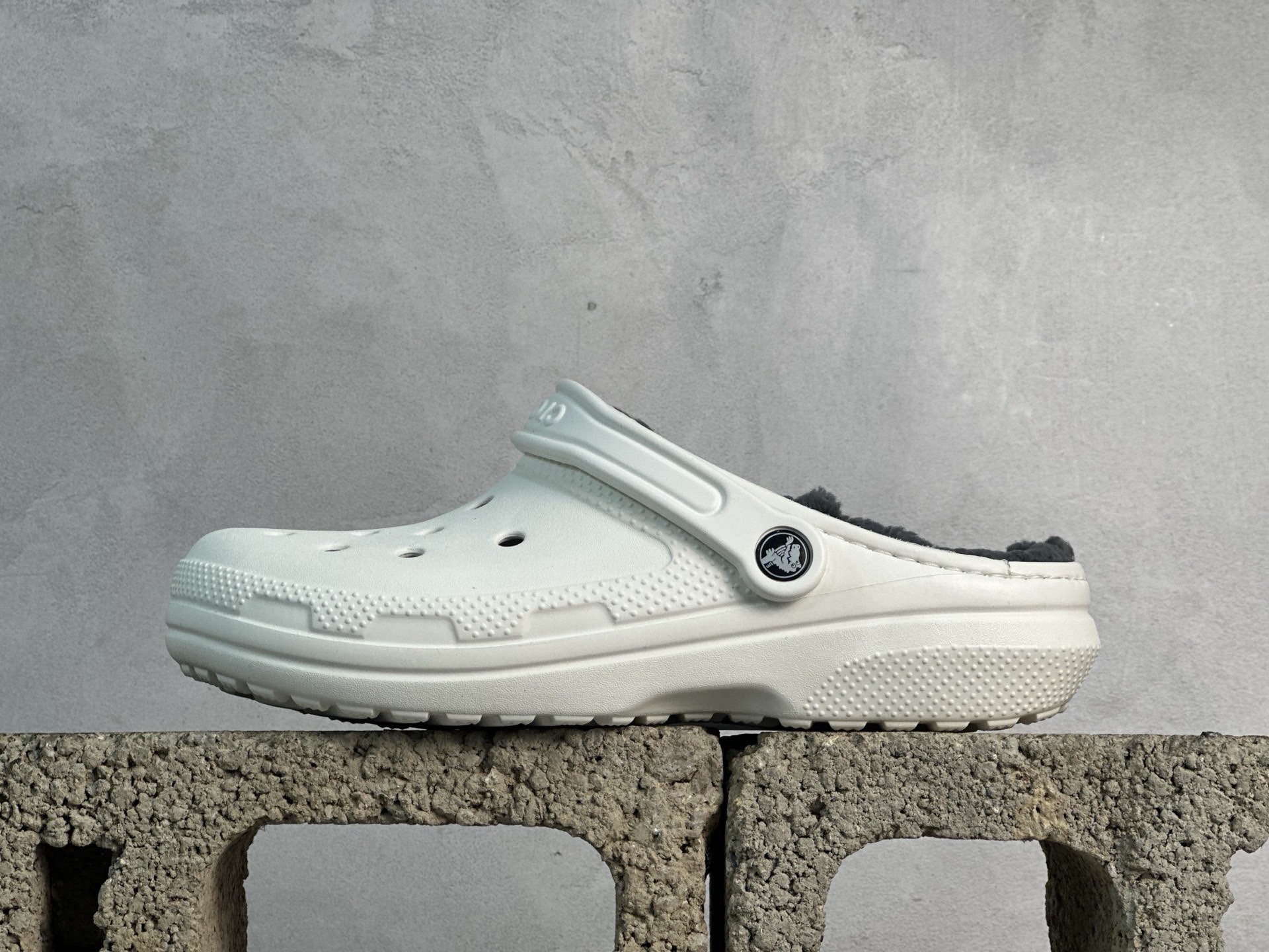 💰120 放店私
Crocs 卡洛驰 洞洞加绒鞋
经典热销系列 经典主推 永不过时 高品质跑量版本 核心推手可放心操作
尺码对照表
M4-M10