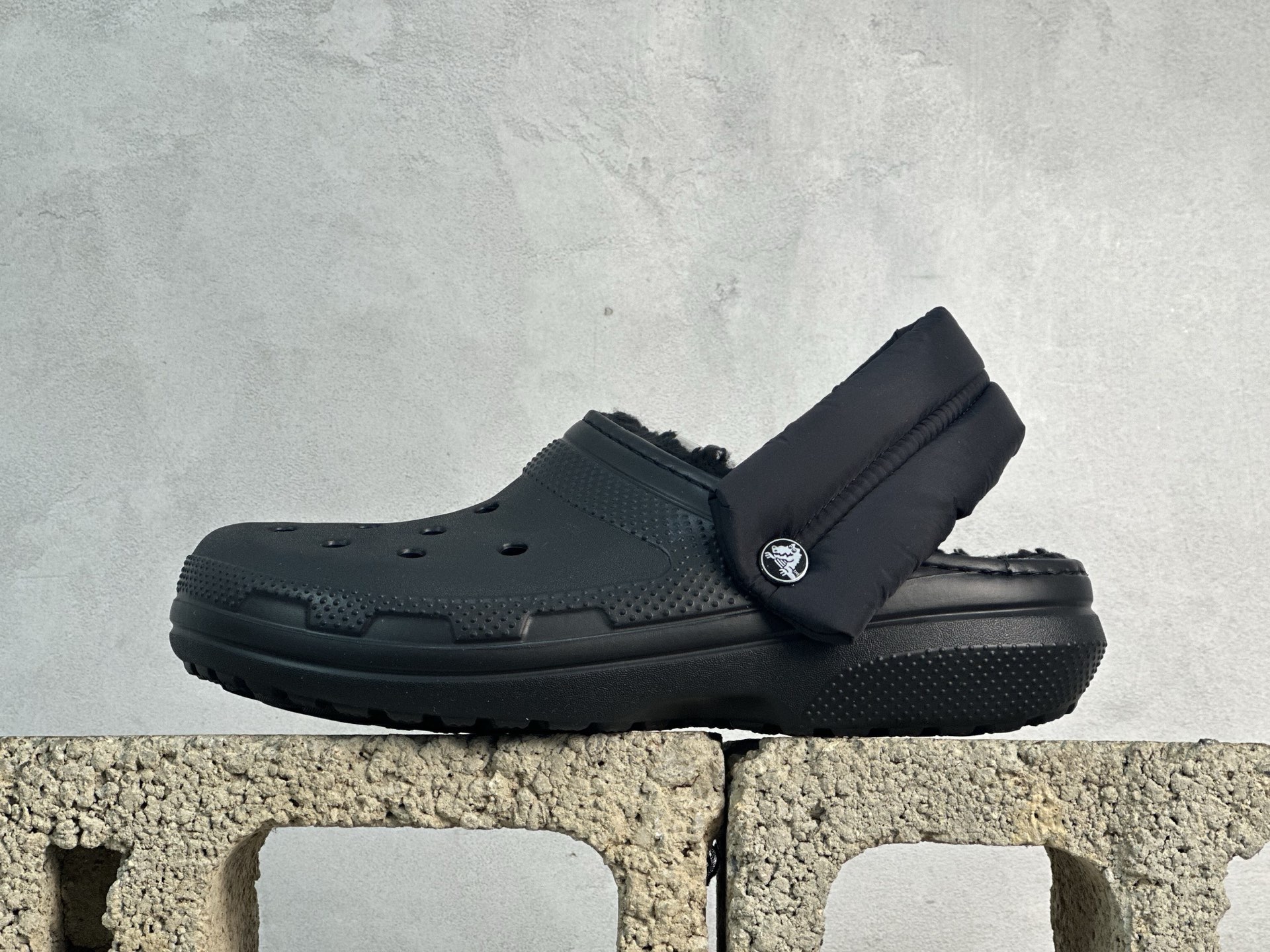 💰120 放店私
Crocs 卡洛驰 洞洞加绒鞋
经典热销系列 经典主推 永不过时 高品质跑量版本 核心推手可放心操作
尺码对照表
M4-M10