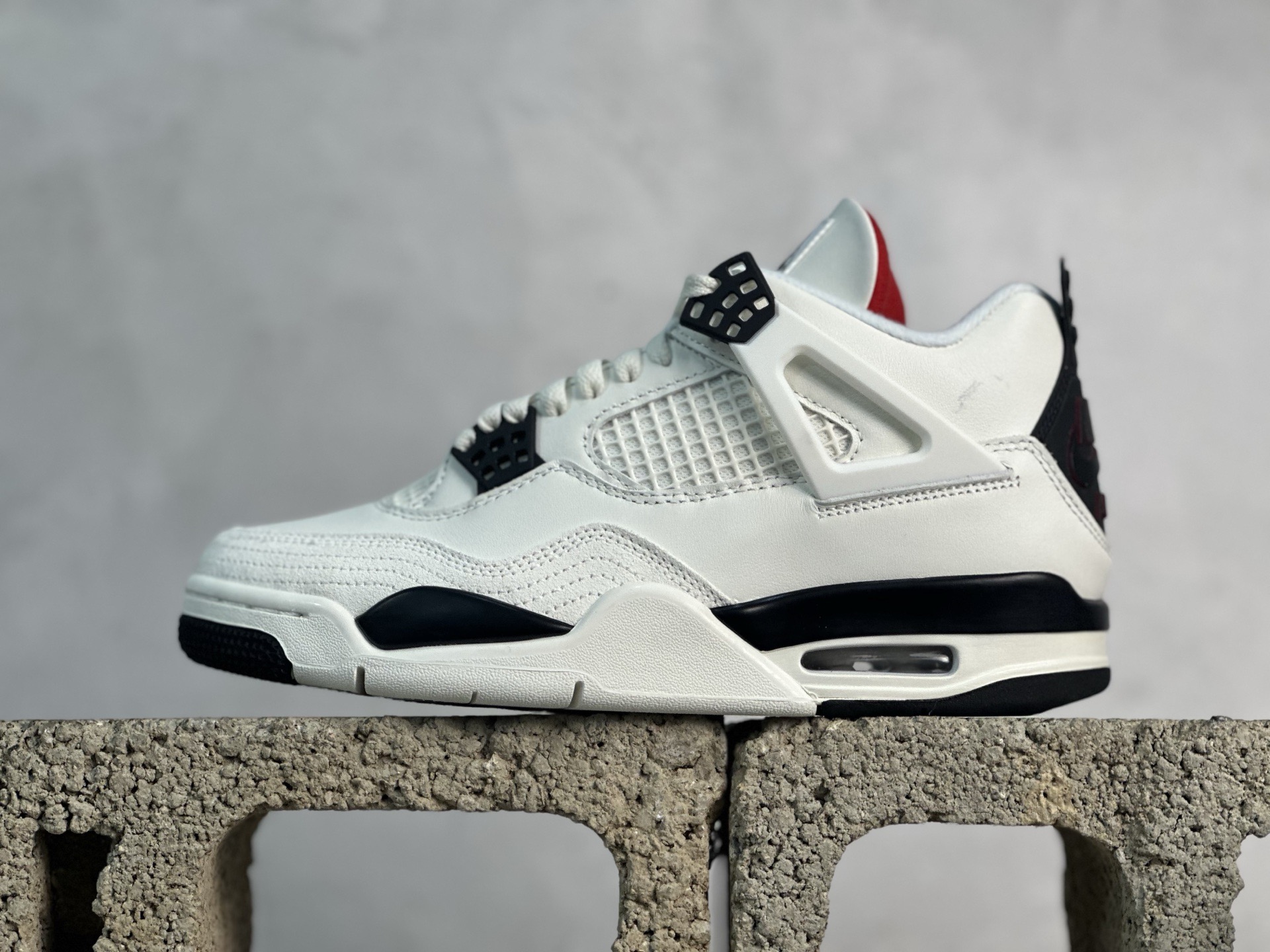 本地360💰放店私 Air Jordan 4 AJ4乔4 文化篮球鞋 IM4002-100 专业AJ大厂出品 主力合作工厂 优势供应市场 一线大厂水准 平民价格定位 全新模具开发 纯正4代正确鞋型 进口头层皮料 高清洁度 立体高频 四线中底拉帮 网格大小 各方面细节都不错 品质完全碾压市面诸多嘴炮"纯原"杀猪版本 尺码：40 40.5 41 42 42.5 43 44 44.5 45 46 47.5
