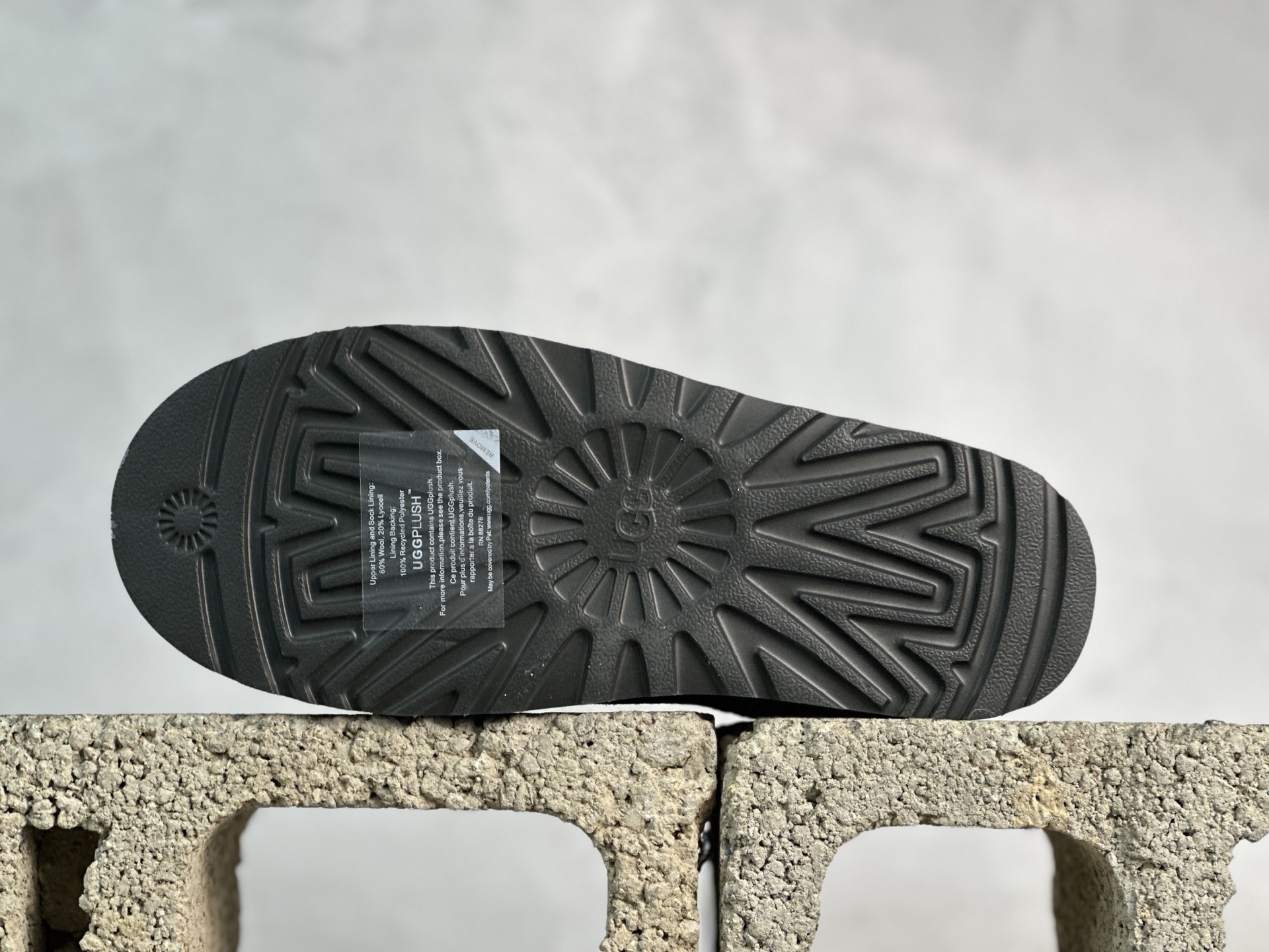 Top💰200 放店私
UGG Tazz 灰绿

货号：1122553-GREY
尺码：35 36 36.5 37.5 38 38.5 39 40