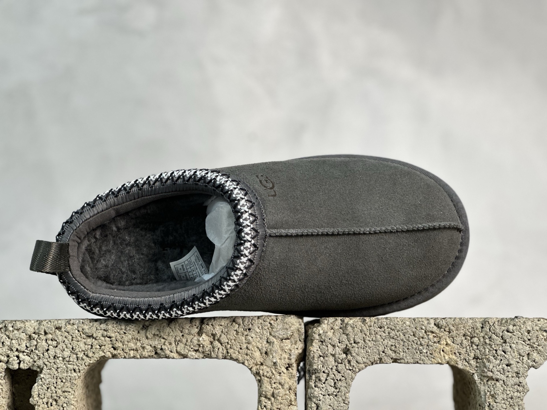 Top💰200 放店私
UGG Tazz 灰绿

货号：1122553-GREY
尺码：35 36 36.5 37.5 38 38.5 39 40