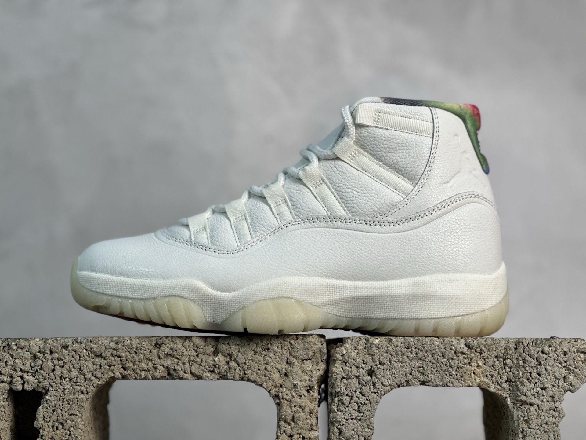 纯原版💰440 放店私 aj11白绿粉高帮 Air Jordan 11 Retro“285”亚特兰大 地区限定 
货号：IO8959-133 
尺码：36-47.5