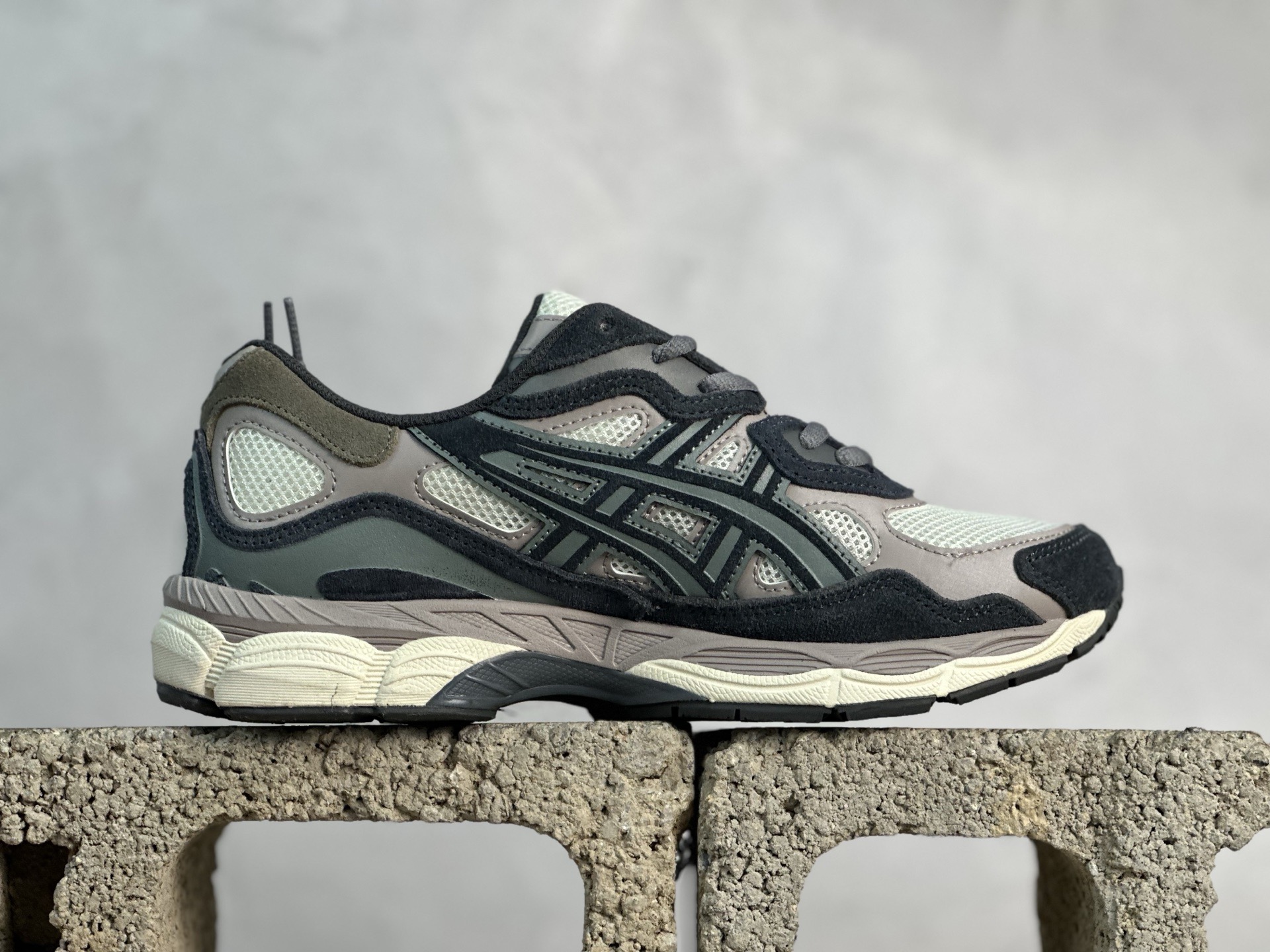 💰180 放店私 No.1版 ASICS GEL-NYC 最强Nyc 价格到位对标市面高价 1201A789-250 燕麦灰 Size：36 37 37.5 38 39 39.5 40 40.5 41.5 42 42.5 43.5 44 44.5 45 46 46.5 47