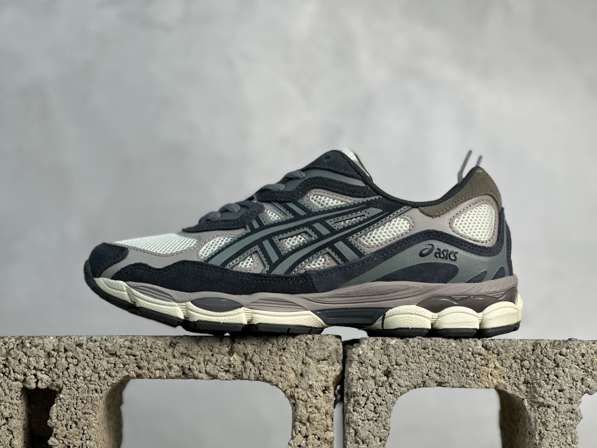 💰180 放店私 No.1版 ASICS GEL-NYC 最强Nyc 价格到位对标市面高价 1201A789-250 燕麦灰 Size：36 37 37.5 38 39 39.5 40 40.5 41.5 42 42.5 43.5 44 44.5 45 46 46.5 47