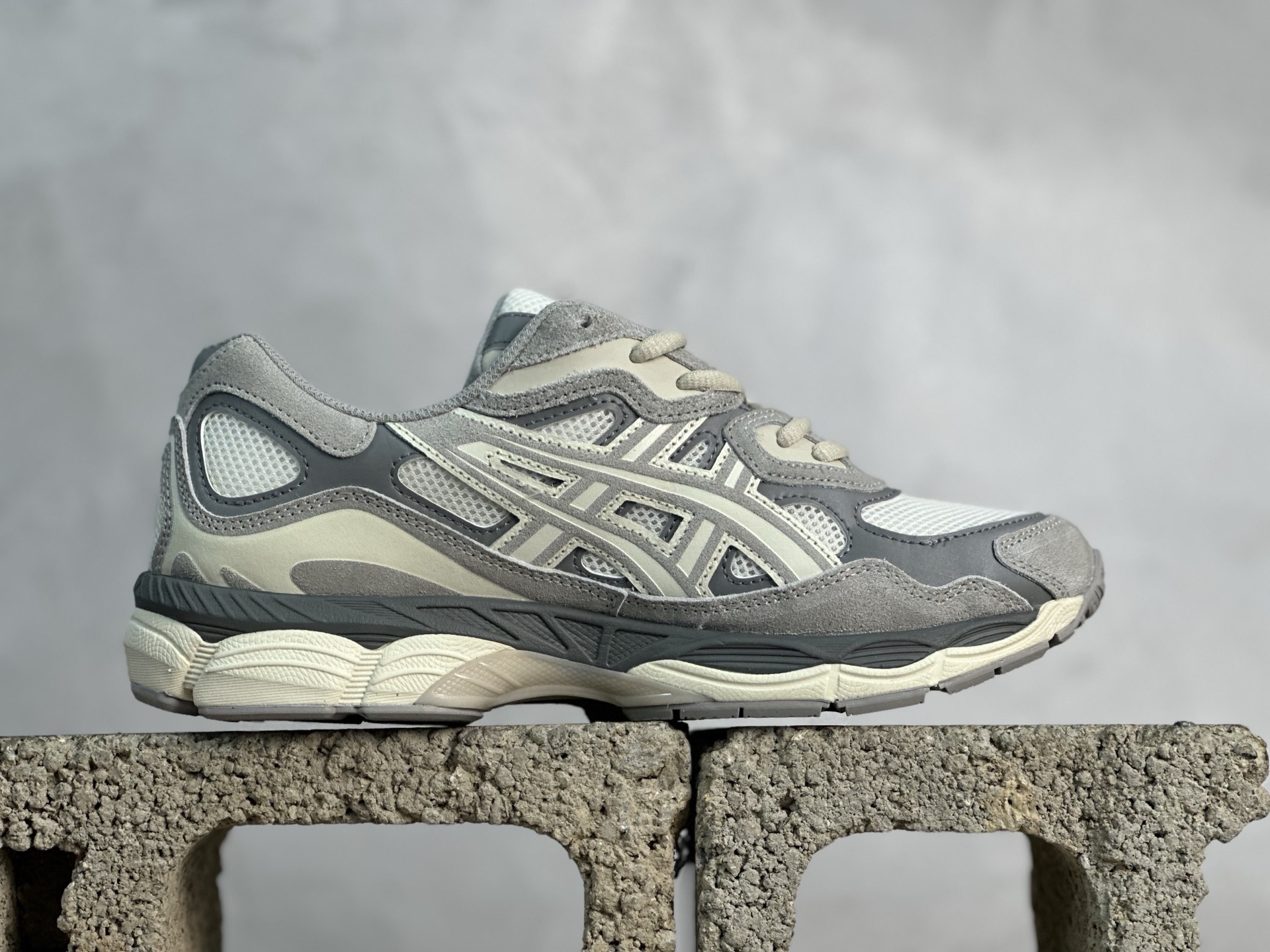 💰180 放店私 No.1版 ASICS GEL-NYC 最强Nyc 价格到位对标市面高价 1201A789-103 灰色 Size：36 37 37.5 38 39 39.5 40 40.5 41.5 42 42.5 43.5 44 44.5 45 46 46.5 47
