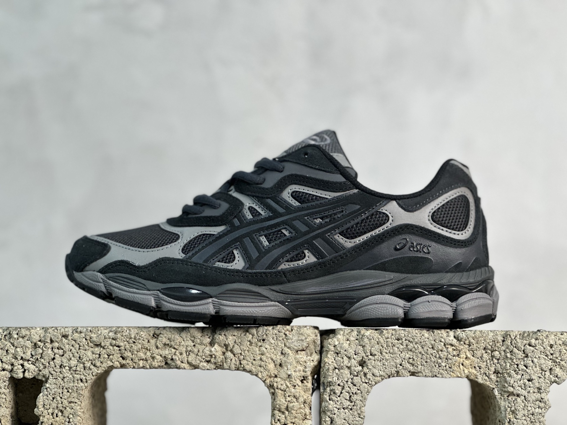 💰180 放店私 No.1版 ASICS GEL-NYC 最强Nyc 价格到位对标市面高价 1201A789-020 黑灰 Size：36 37 37.5 38 39 39.5 40 40.5 41.5 42 42.5 43.5 44 44.5 45 46 46.5 47