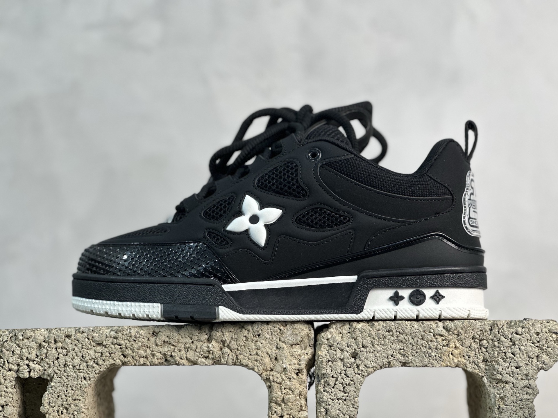 D1💰230 放店私
LOUIS VUITTON Skate 黑白

货号：1A9JG6
尺码：36 37 38 39 40 41 42 43 44 45 46