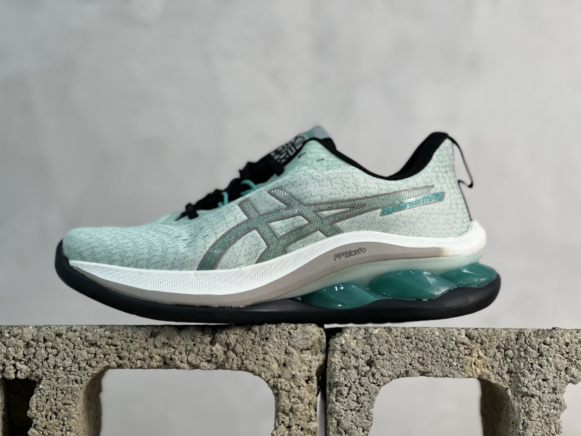 💰180 放店私
纯原大厂 极限套现回款 长期供应 正单品质Asics Gel-kinsei Max 缓震科技 。新配色陆续出。市面配套抵债