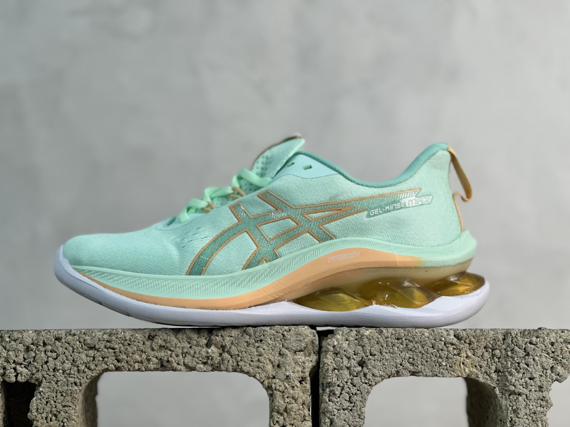 💰180 放店私
纯原大厂 极限套现回款 长期供应 正单品质Asics Gel-kinsei Max 缓震科技 。新配色陆续出。市面配套抵债