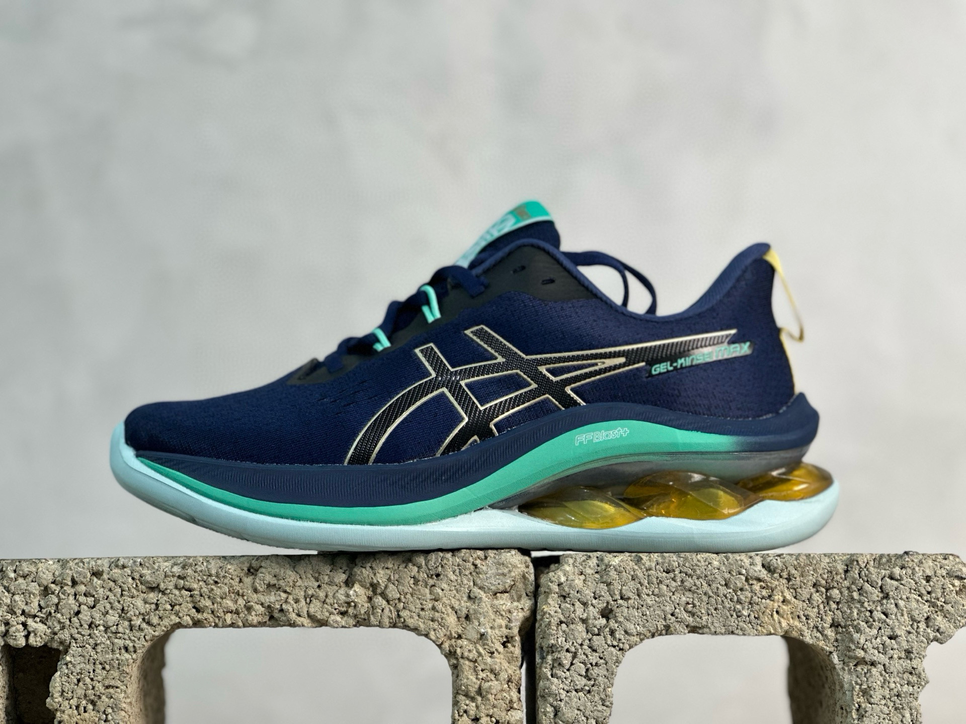 💰180 放店私
纯原大厂 极限套现回款 长期供应 正单品质Asics Gel-kinsei Max 缓震科技 。新配色陆续出。市面配套抵债