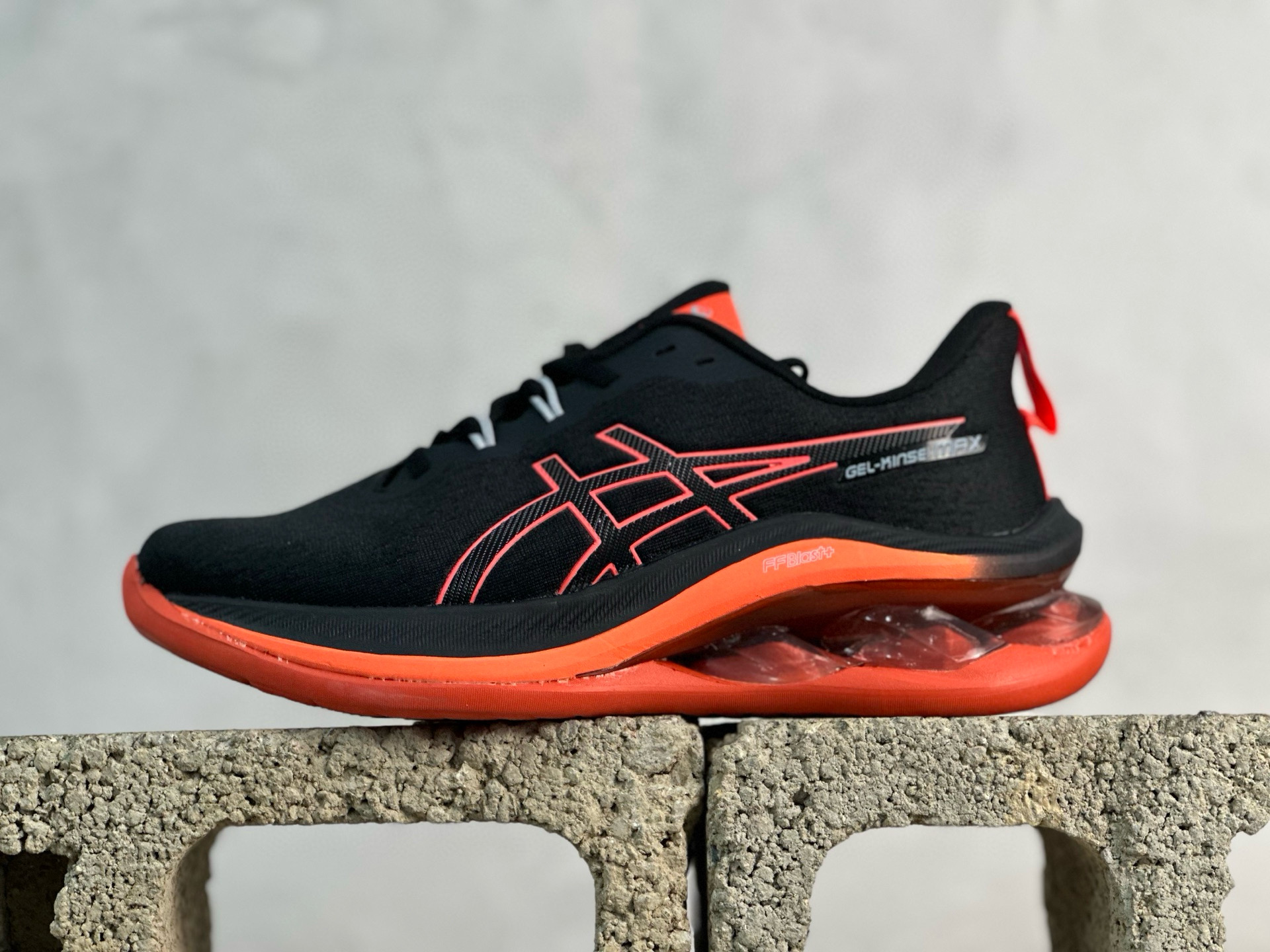 💰180 放店私
纯原大厂 极限套现回款 长期供应 正单品质Asics Gel-kinsei Max 缓震科技 。新配色陆续出。市面配套抵债