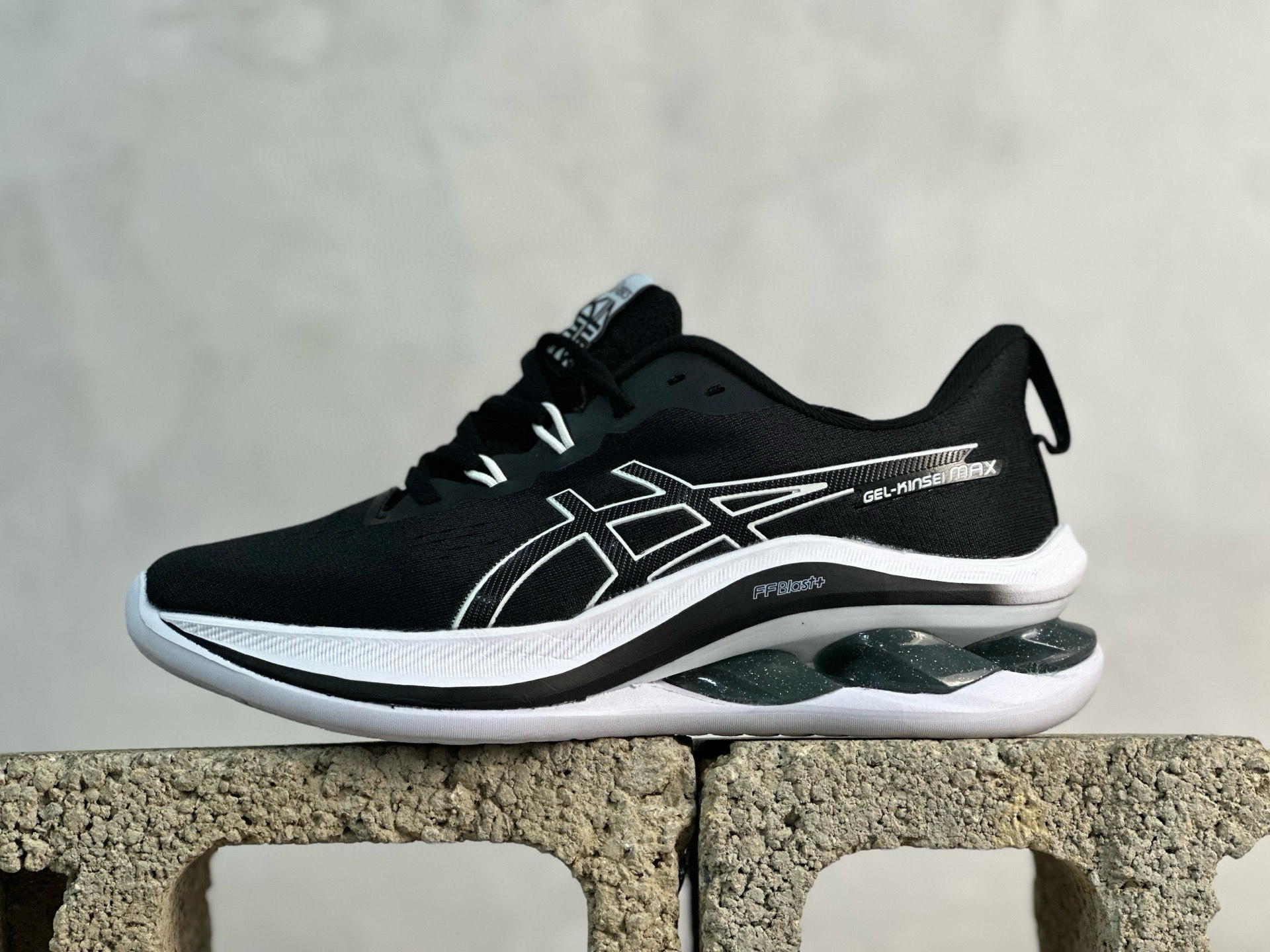 💰180 放店私
纯原大厂 极限套现回款 长期供应 正单品质Asics Gel-kinsei Max 缓震科技 。新配色陆续出。市面配套抵债