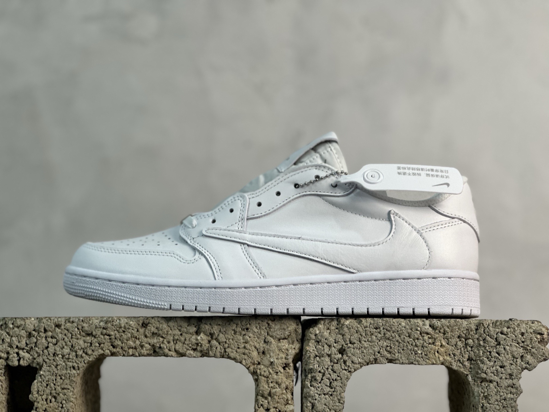 New巅峰版💰220 放店私 
Travis Scott x Jordan Air Jordan 1 Low OG “Velvet Brown”倒钩白 亲友限定

货号：TD1228-111
尺码：36 36.5 37.5 38 38.5 39 40 40.5 41 42 42.5 43 44 44.5 45 46 47.5