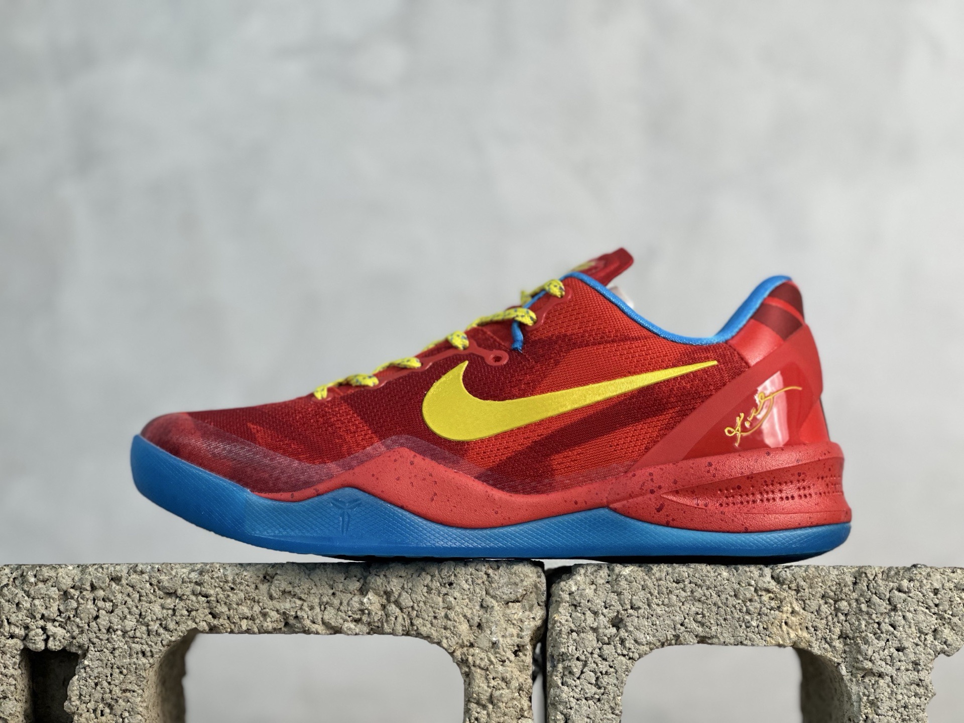 () Nike Kobe 8 "SYSTEM" 科比8代 男子实战篮球鞋 639654-674