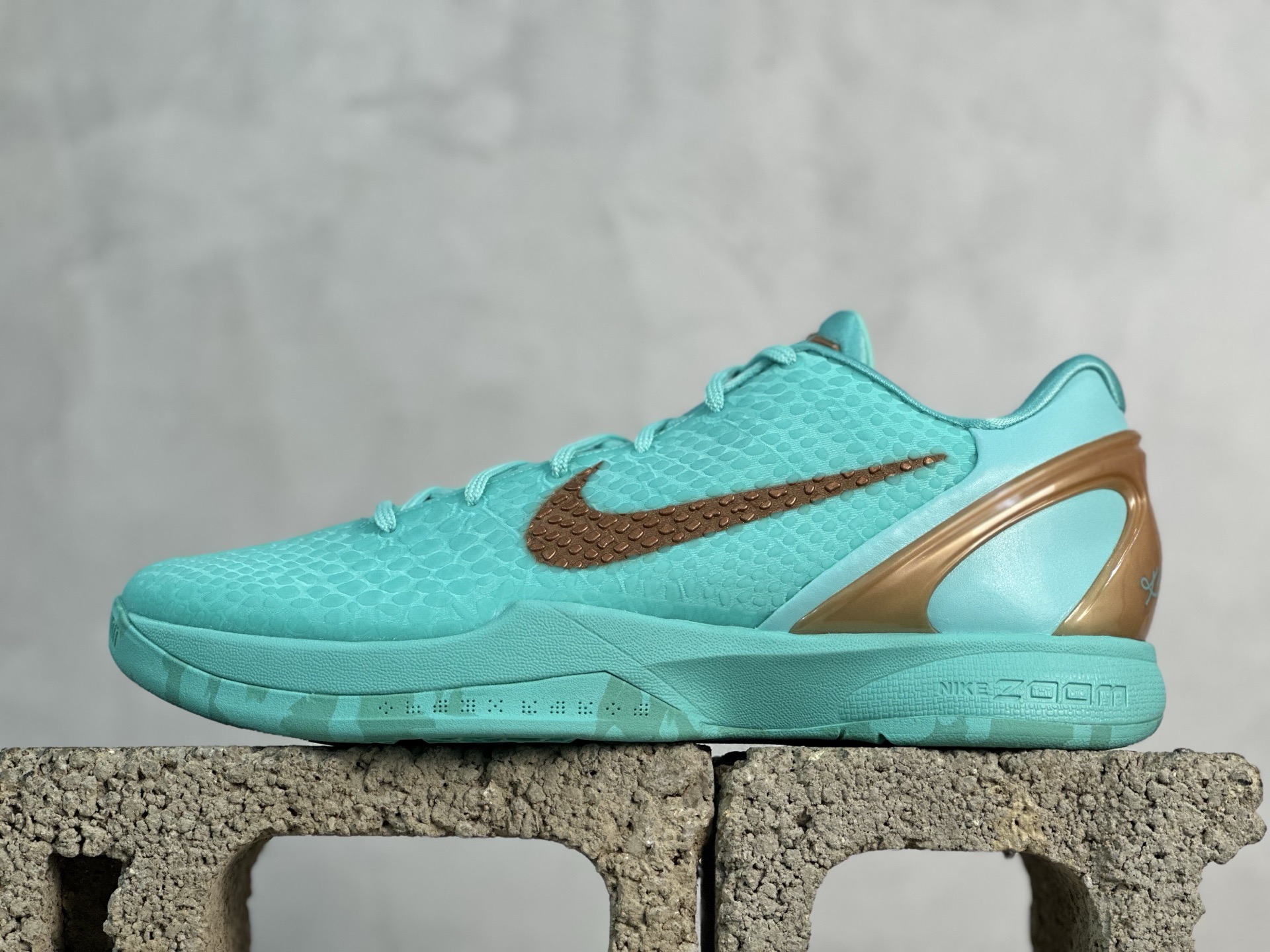 STAR💰460 放店私
顶级纯原 完美复刻 Jalen Brunson x Nike Zoom Kobe 6 Protro Statue of Liberty PE 绿色

货号：IQ5774-300
尺码：40 40.5 41 42 42.5 43 44 44.5 45 46 46.5 47.5 48 48.5 49 50 50.5