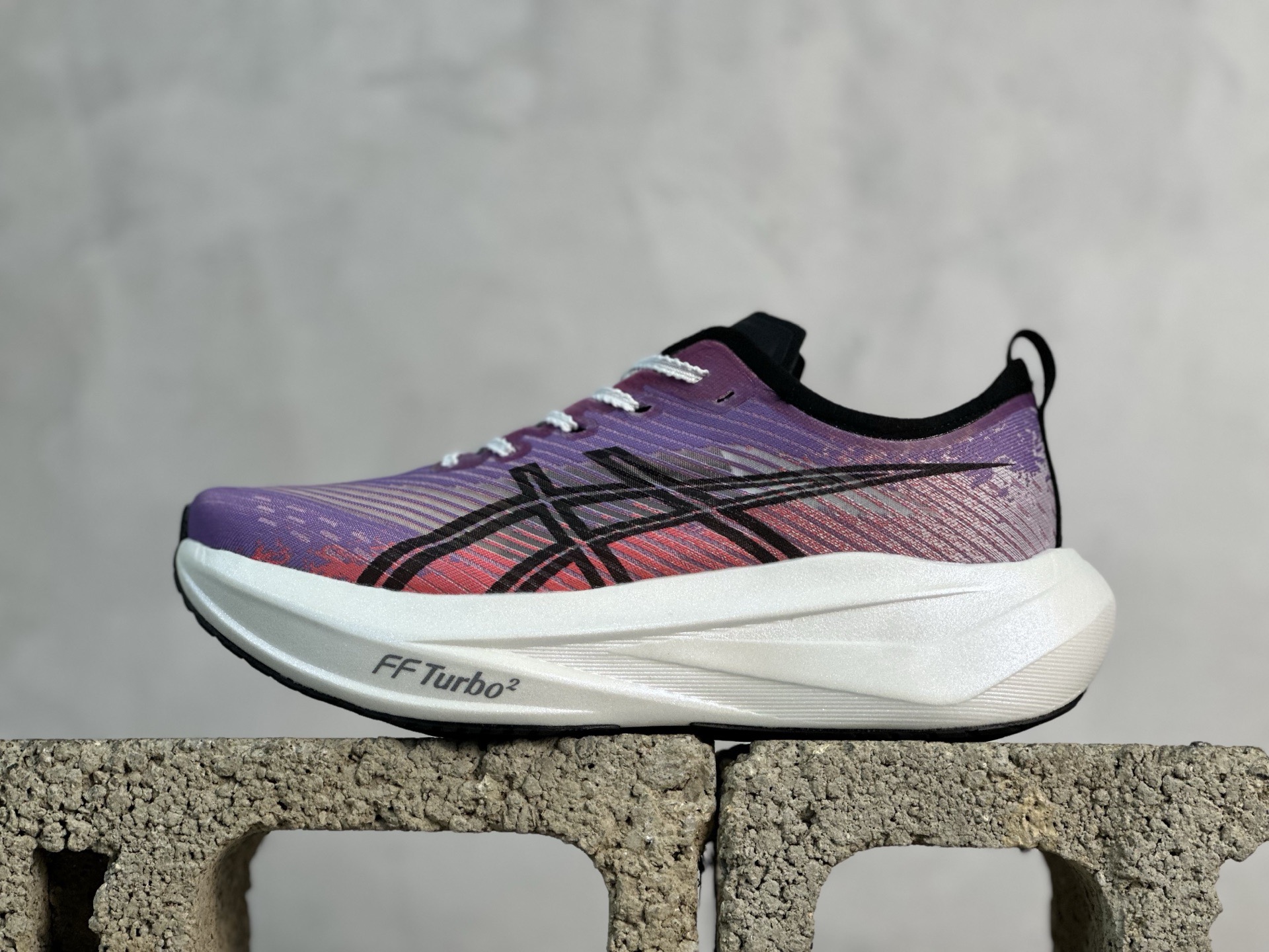 💰170 放店私
ASICS MEGABLAST 亚瑟士 轻量透气缓震休闲低帮系带运动跑步鞋
货号: 1013A170-401
尺码：36-45带半码