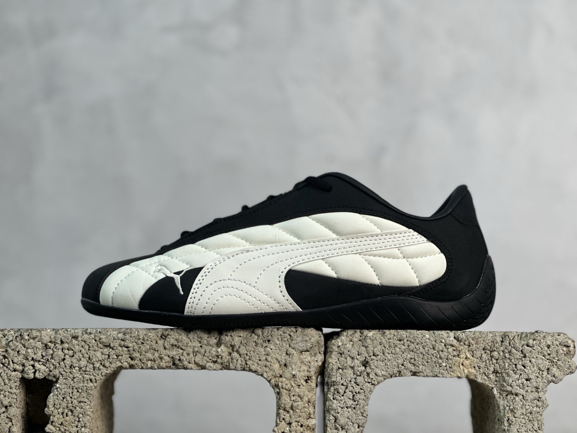 💰150 放店私
XL版Puma Bella Low 贝拉V2系列低帮薄底德训复古风经典百搭休闲慢跑鞋
货号：403429-03
尺码：36 37 37.5 38 38.5 39 40 40.5 41 42 42.5 43 44 45