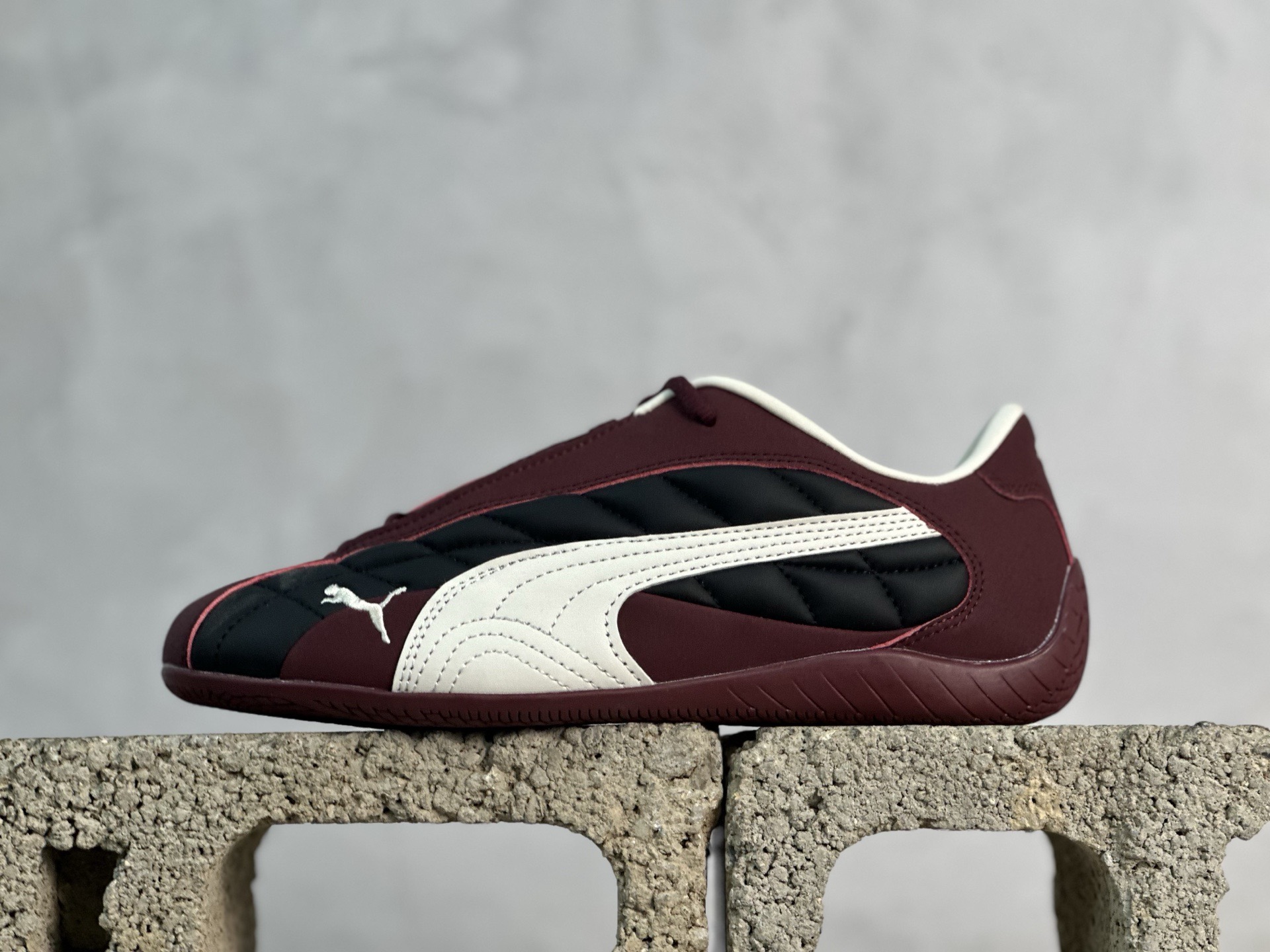 💰150 放店私
XL版Puma Bella Low 贝拉V2系列低帮薄底德训复古风经典百搭休闲慢跑鞋
货号：403429-03
尺码：36 37 37.5 38 38.5 39 40 40.5 41 42 42.5 43 44 45