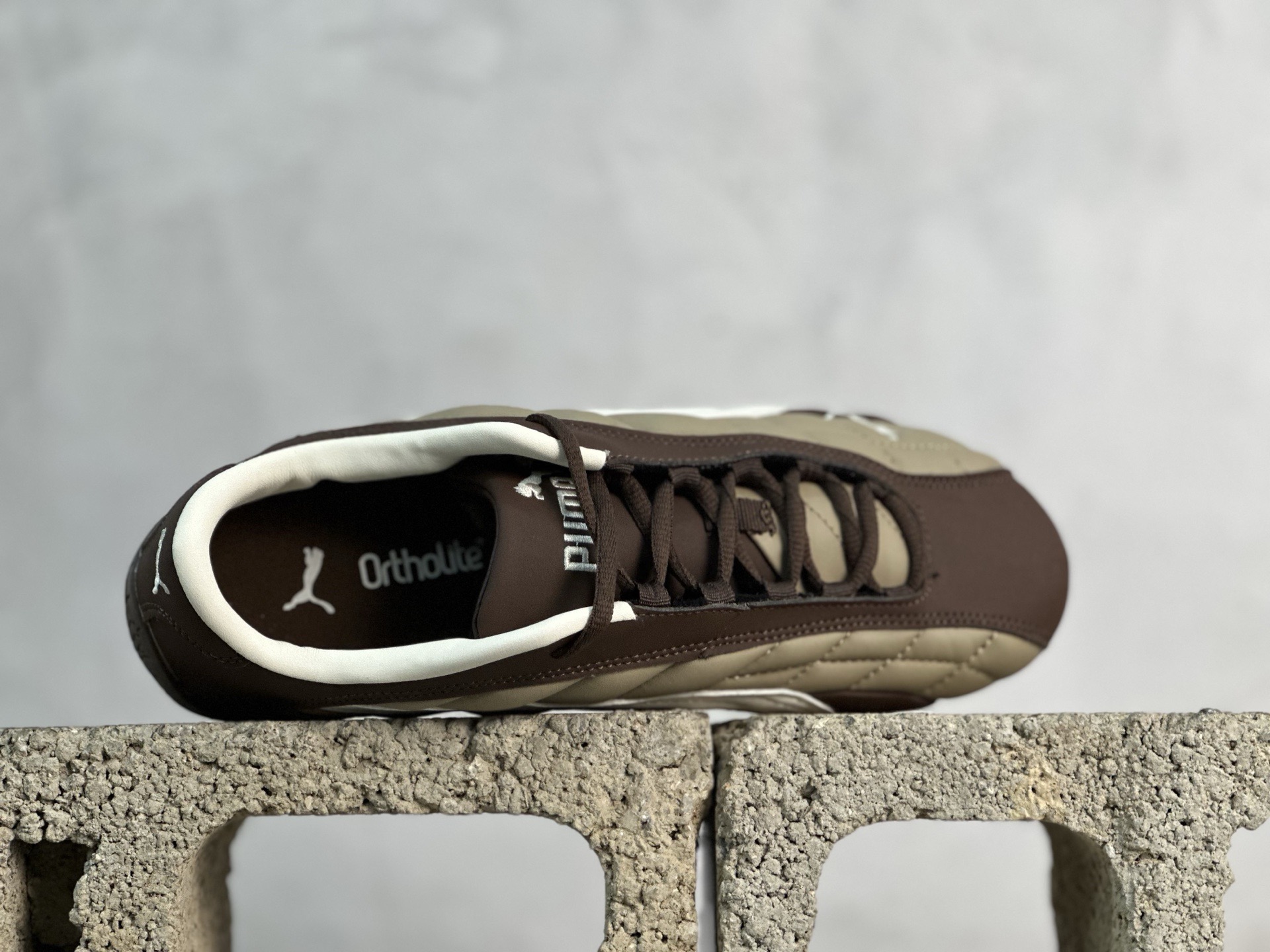 💰150 放店私
XL版Puma Bella Low 贝拉V2系列低帮薄底德训复古风经典百搭休闲慢跑鞋
货号：403429-01
尺码：36 37 37.5 38 38.5 39 40 40.5 41 42 42.5 43 44 45