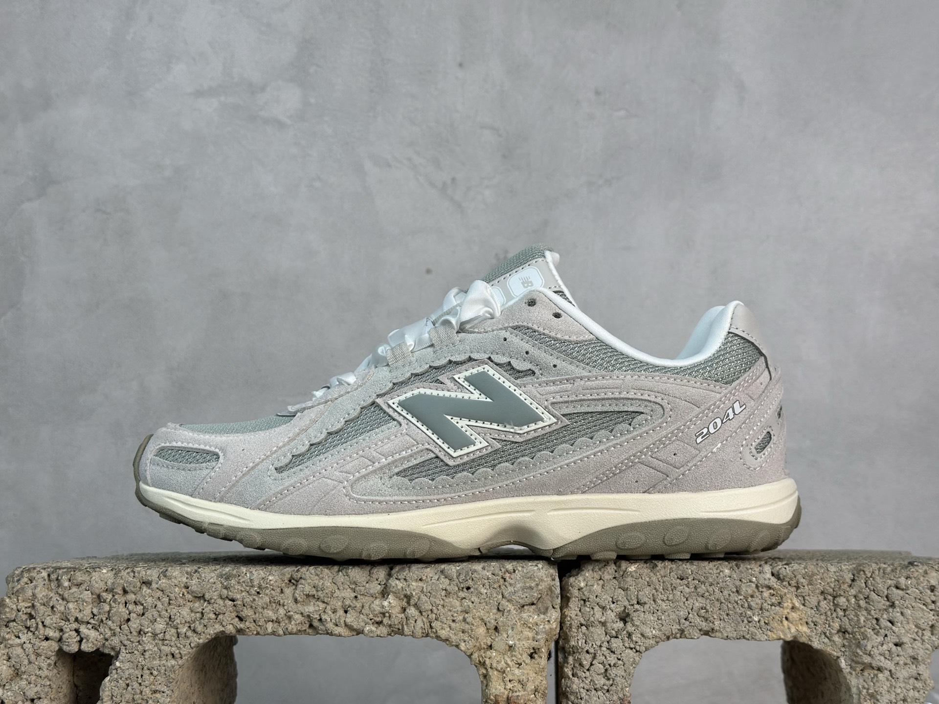 J版 New Balance 204系列复古透气休闲运动慢跑鞋 U204L6A6-E