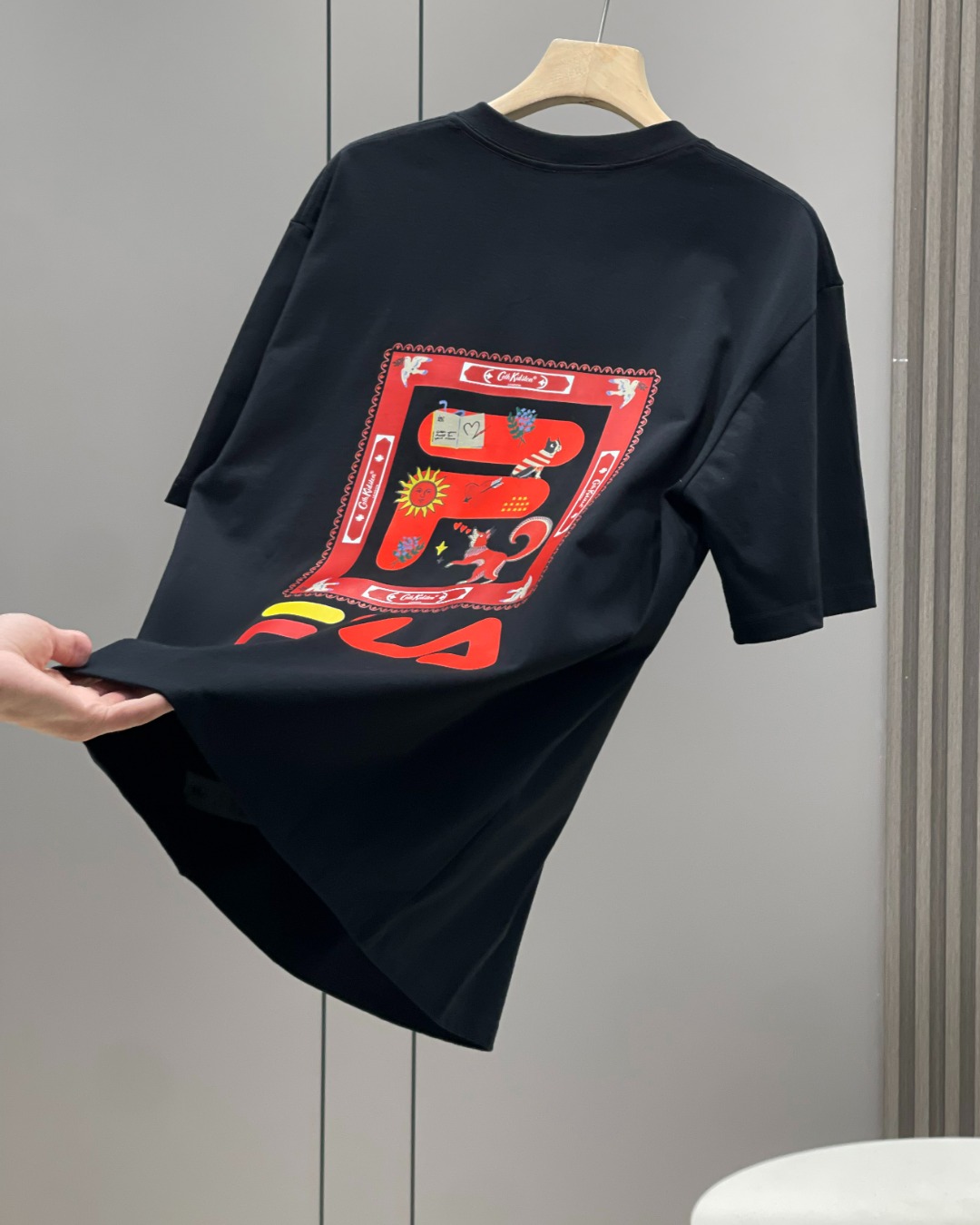 Alternative view of T-Shirt C160 04042