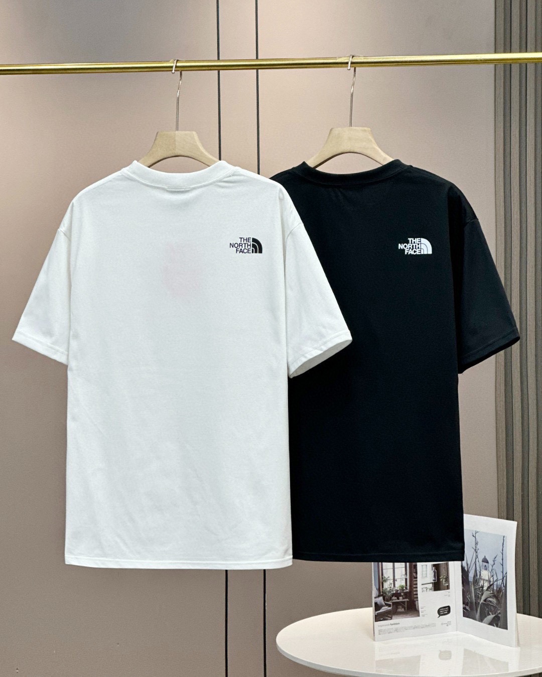 Alternative view of T-Shirt C105 09355