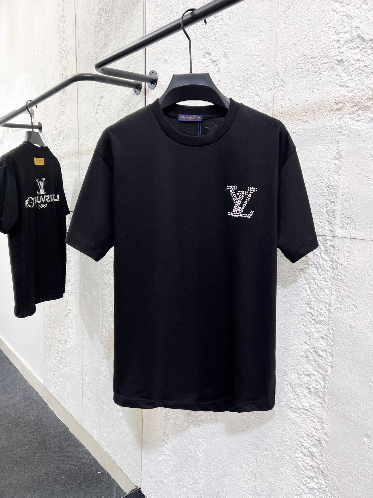 P90 Louis vuitton* Louis Vuitton LV25 nueva camiseta de manga corta con perlas de industria pesada. Tejido personalizad…