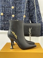 Louis Vuitton High
 Boots 7 Star Collection
 Calfskin Cowhide Sheepskin Fall/Winter Collection Chains
