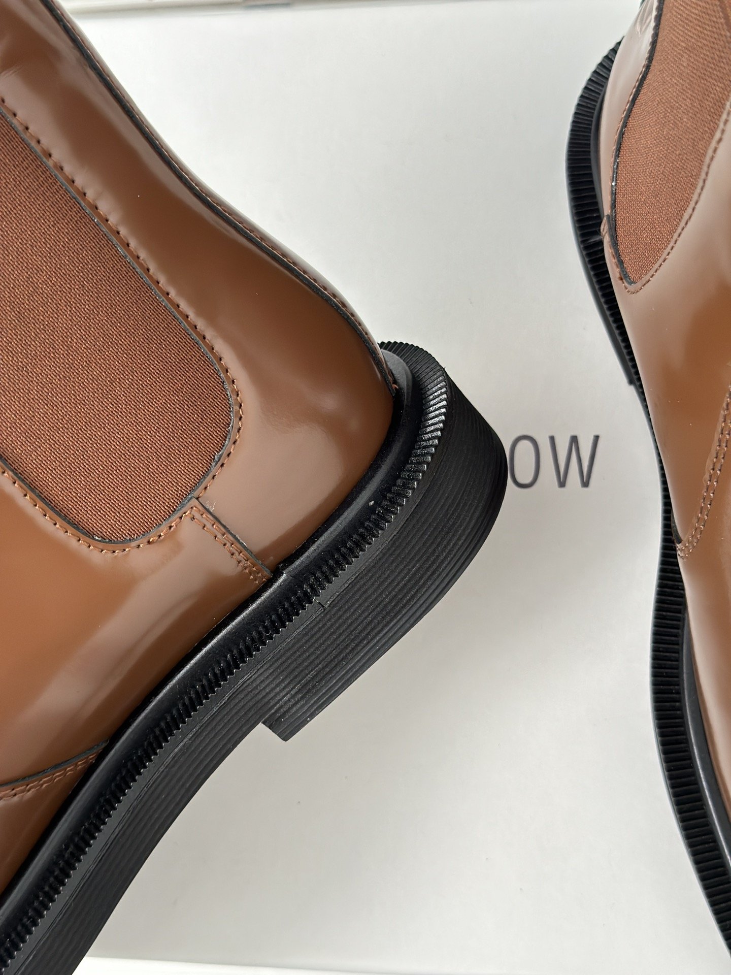 Therow23S秋冬新品切尔西短靴ꫛꫀꪝGo材质鞋面采用开边珠牛皮内里混种羊皮原版开模大底底高:2.5
