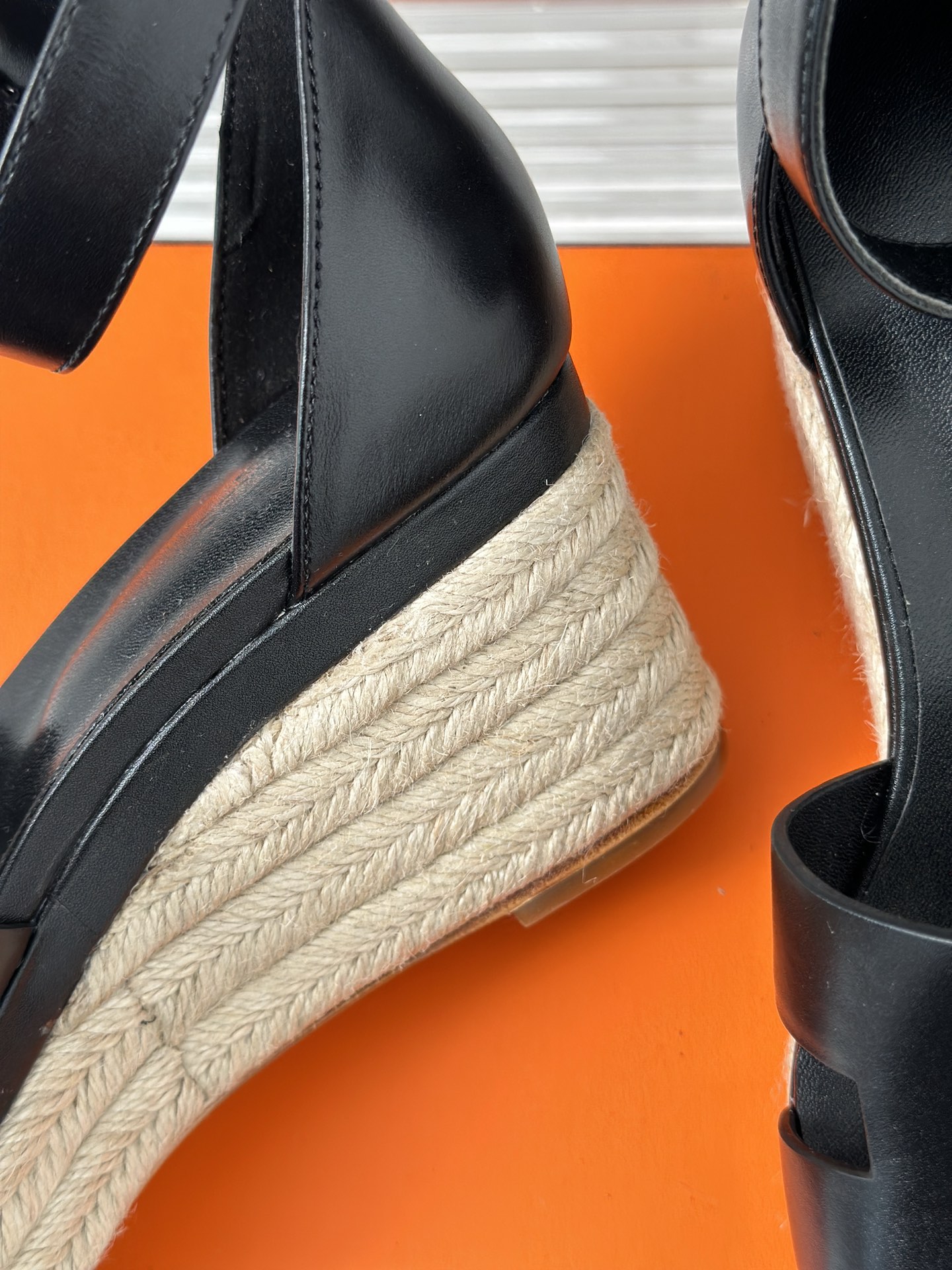 Hermès/爱马仕经典防水台H坡跟厚底麻绳底凉鞋极约复古的设计浓厚的异域风情时髦感十足随便上脚都很有腔