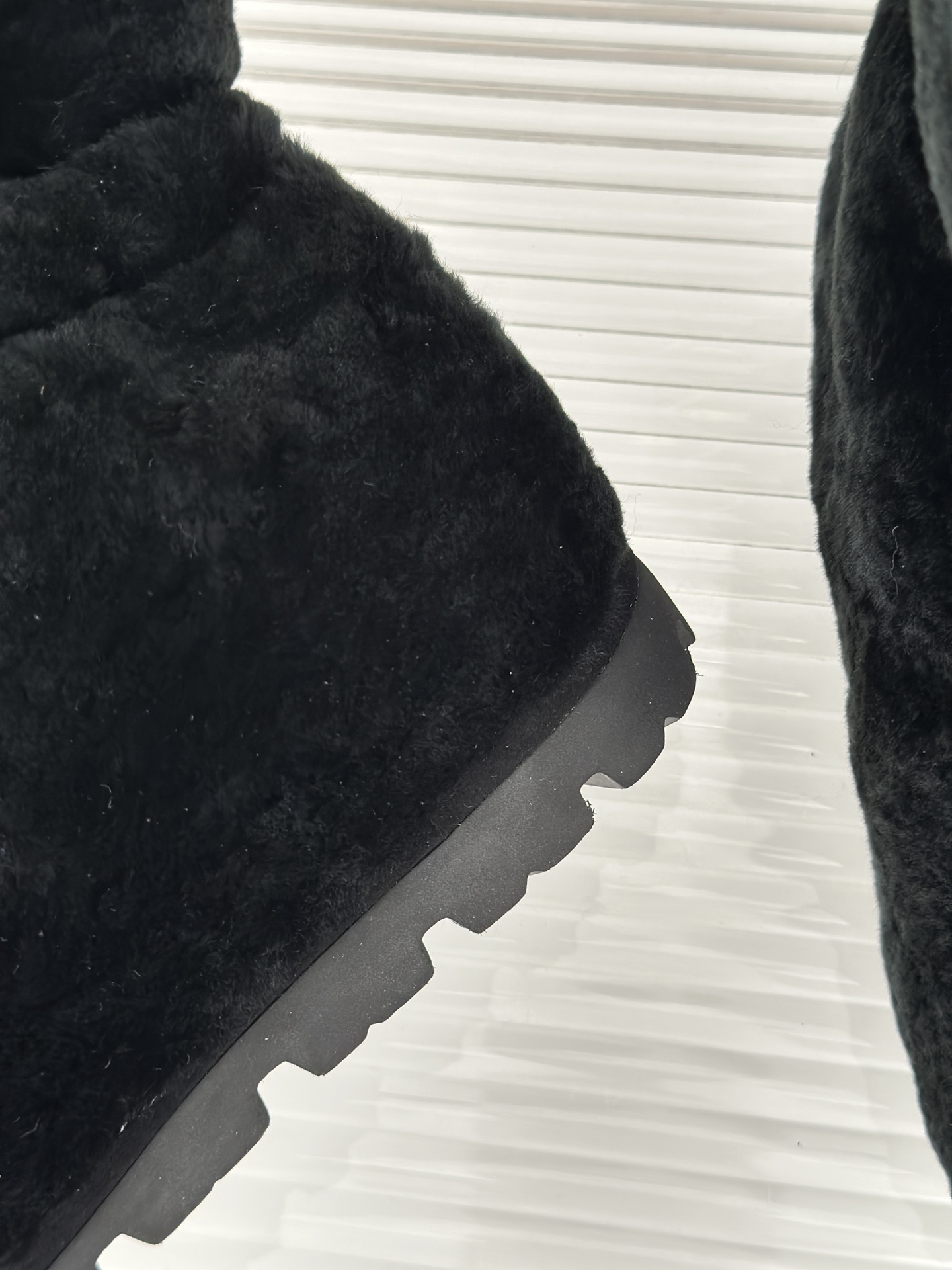 Prad*23S秋冬新品三角标雪地靴材质采用澳洲进口羊皮毛一体原版开模发泡大底码数35-3940/41定