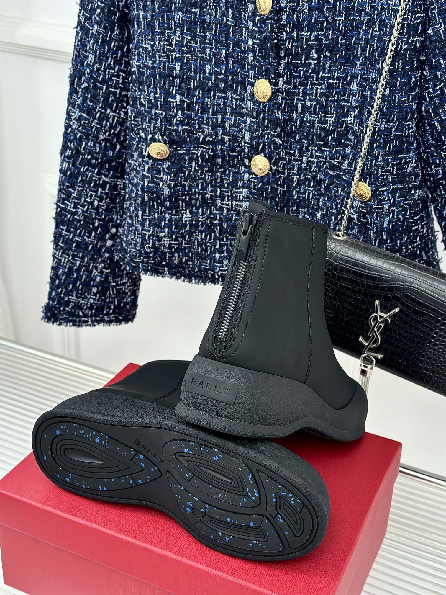Fashionable Winter Footwear: Bally Curling Ice Canteen Boots with Australian Wool and Imported Leather - 图片 9