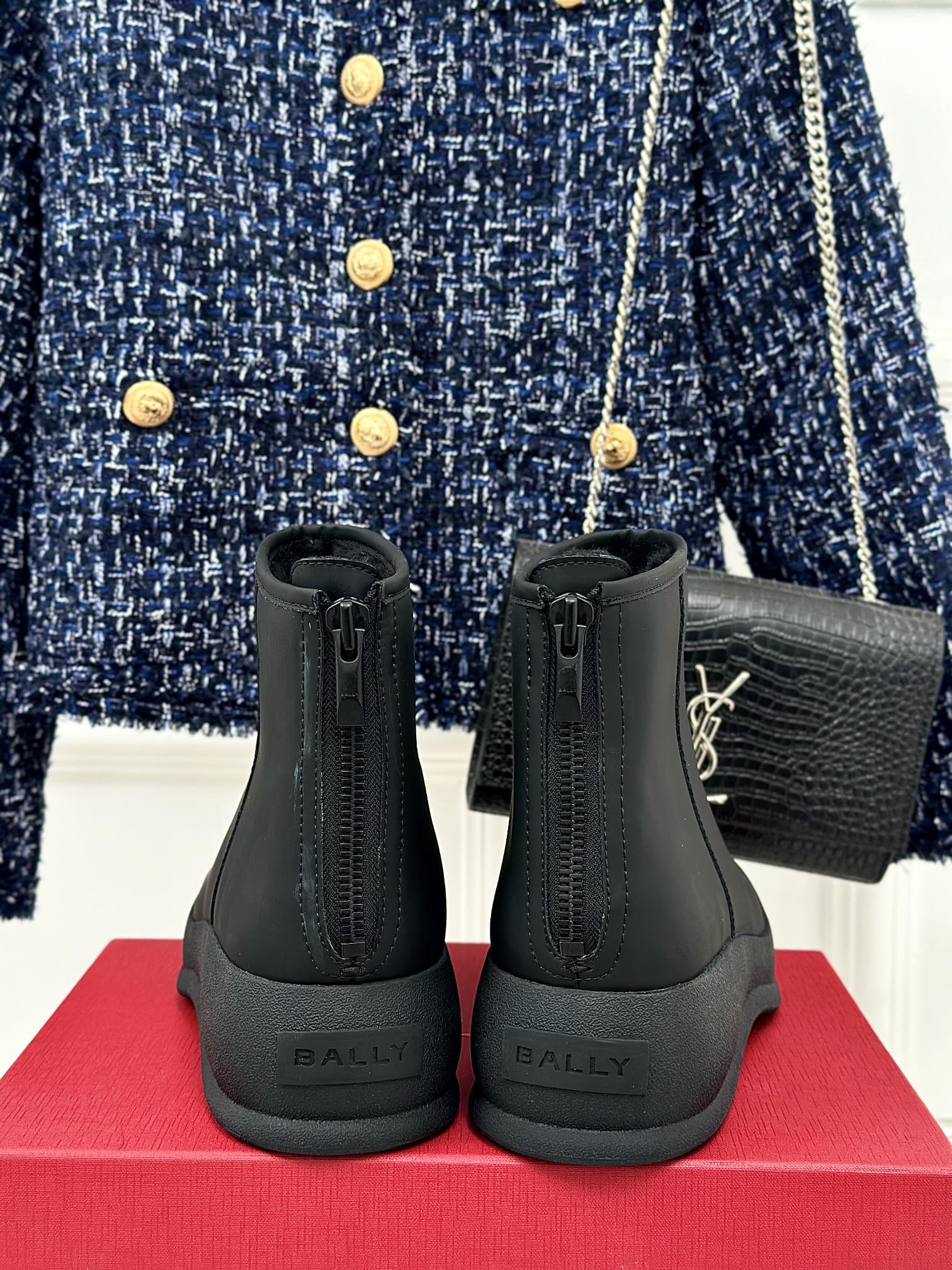 Fashionable Winter Footwear: Bally Curling Ice Canteen Boots with Australian Wool and Imported Leather - 图片 8