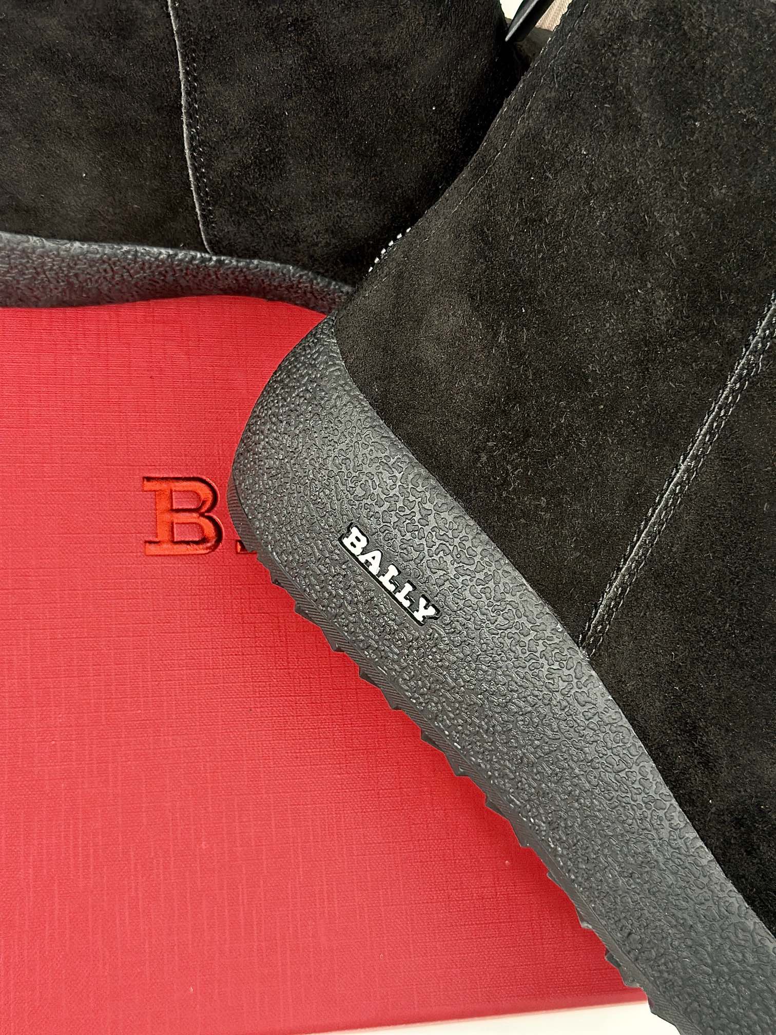 “Top 1250: Fashionable Winter Boots with Australian Wool and Swiss Design” - 图片 8