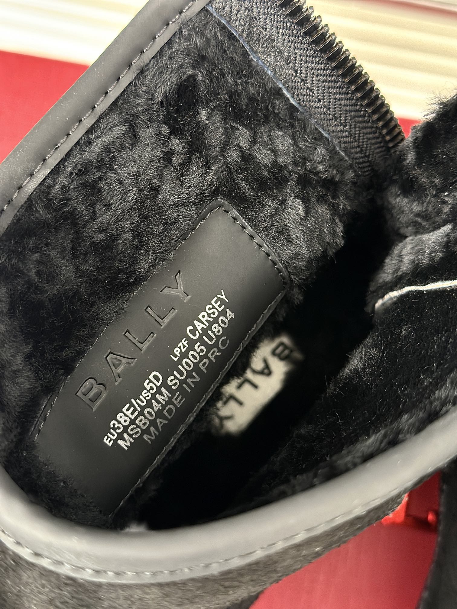 “Top 1250: Fashionable Winter Boots with Australian Wool and Swiss Design” - 图片 7