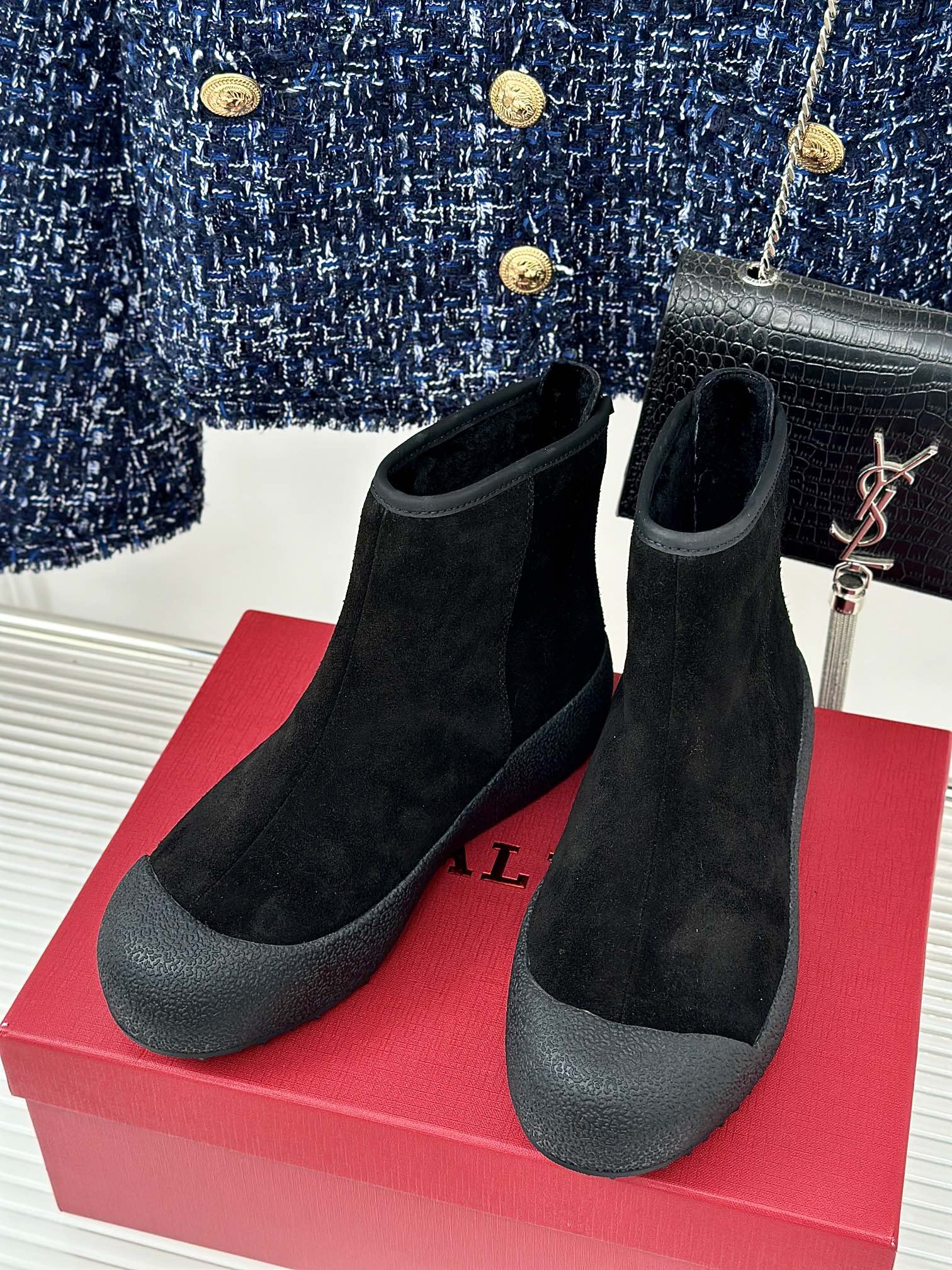 “Top 1250: Fashionable Winter Boots with Australian Wool and Swiss Design” - 图片 2