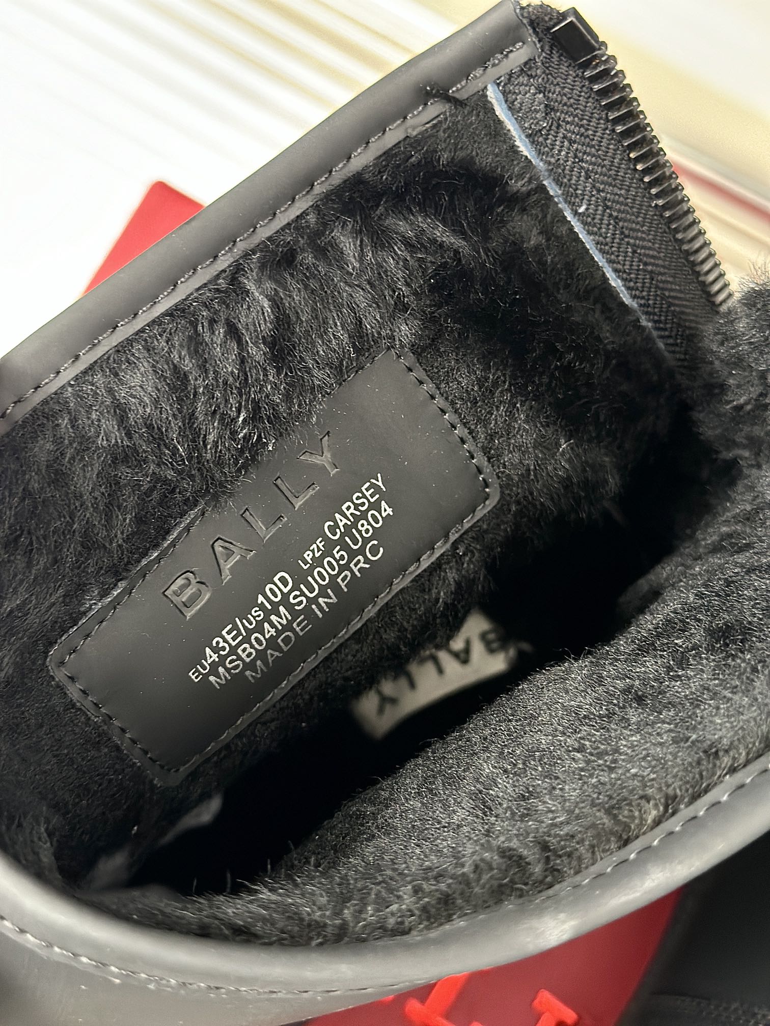 Fashionable Winter Footwear: Bally Curling Ice Canteen Capsules and Australian Wool Boots - 图片 7