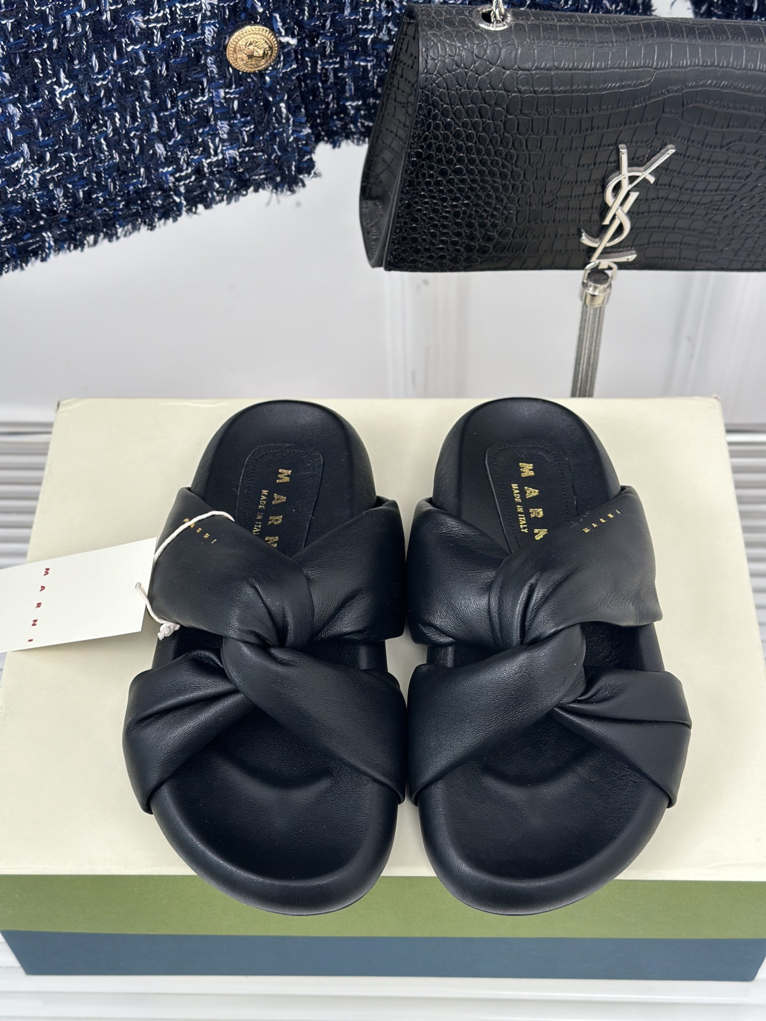 预售年后出Marni玛尼24S面包交叉拖鞋这一系列这真的是绝了怎么会这么美！整个系列色调都给人柔和安稳的