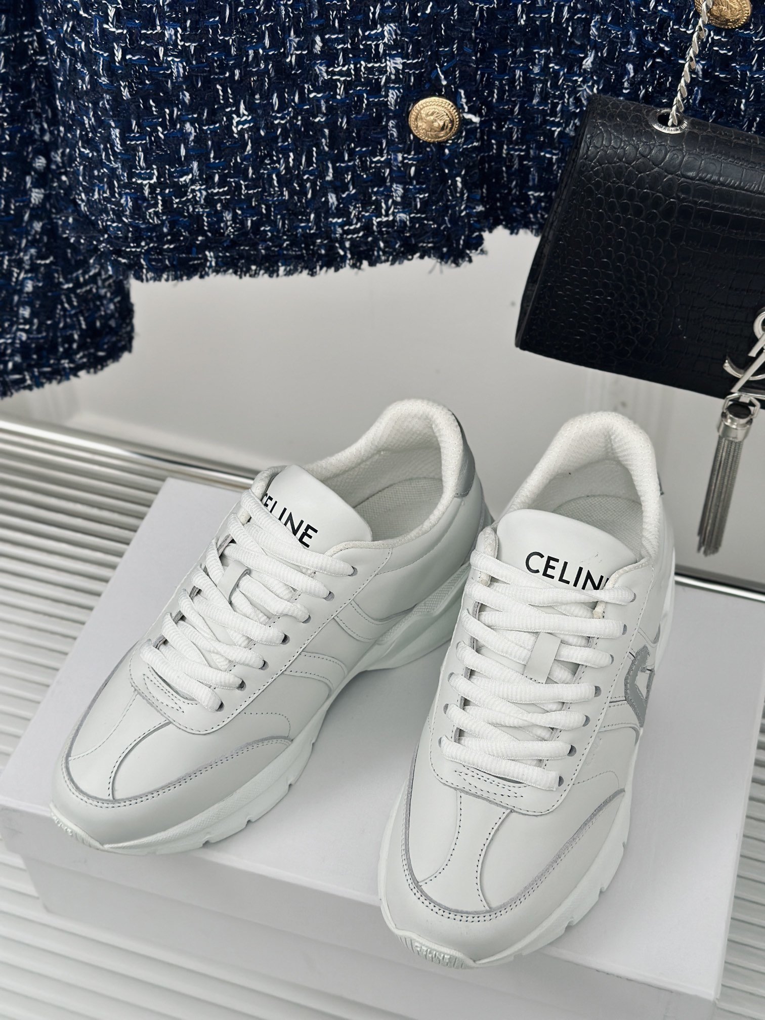 Celine赛琳24/AW新品简约时尚休闲运动鞋老爹鞋️最多网红上脚的一双休闲鞋曝光频率比任何一双都高！