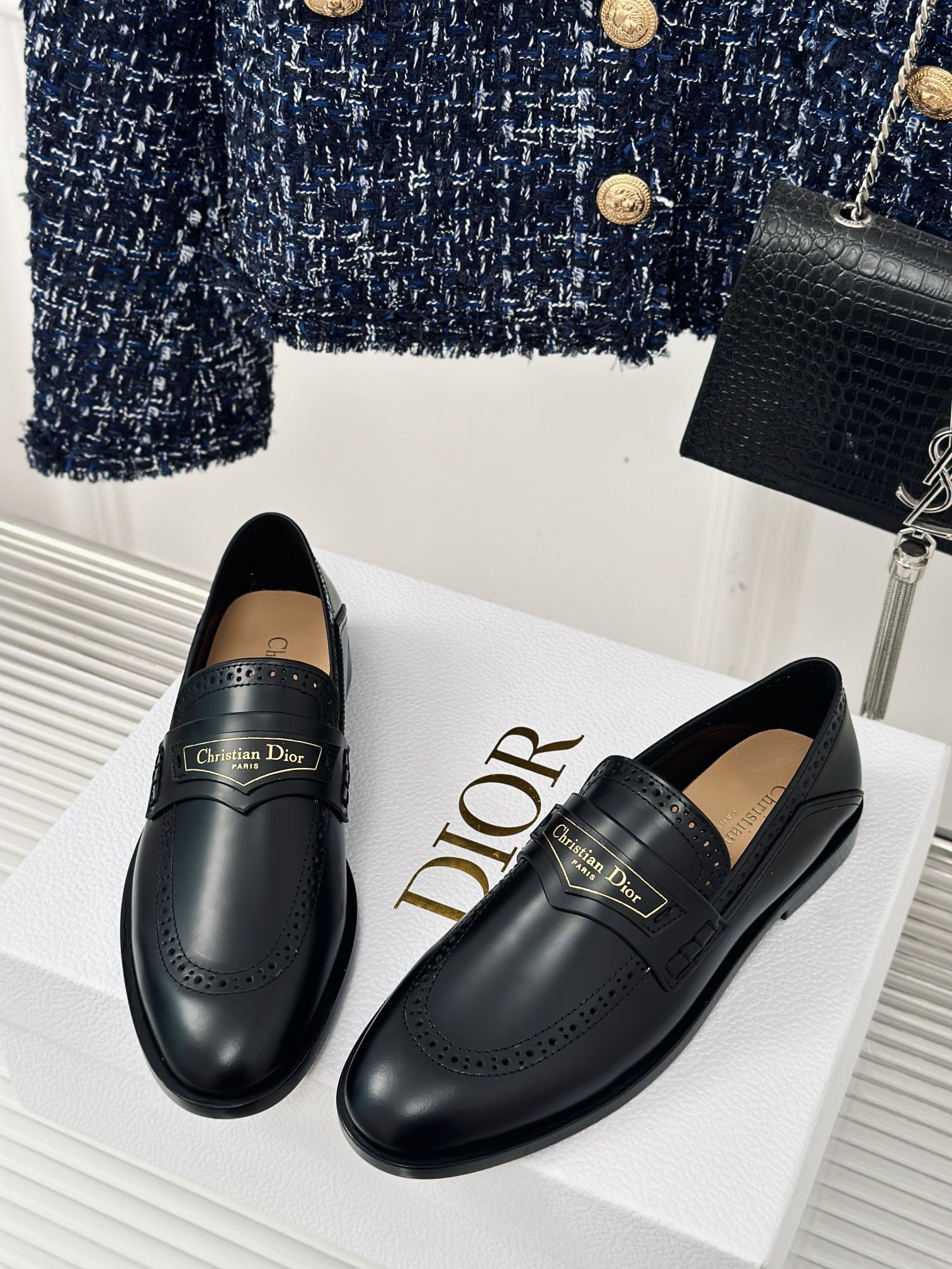 Dior/迪奥24S经典乐福鞋这一季的鞋履真的太好看了鞋型好秀气自带贵气感一上脚直接爱上它[偷笑]鞋面采