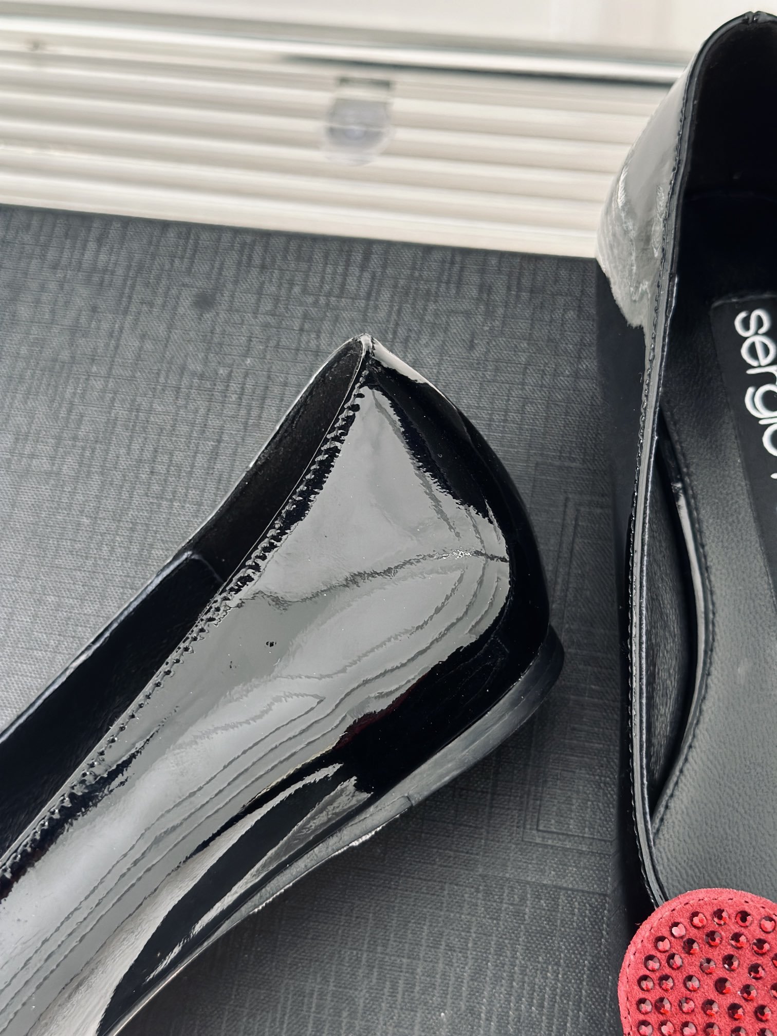 SergioRossi24s早春新品爱心情人节限量版平底单鞋真正值得珍藏的一款美鞋️会让你的穿搭气质翻倍