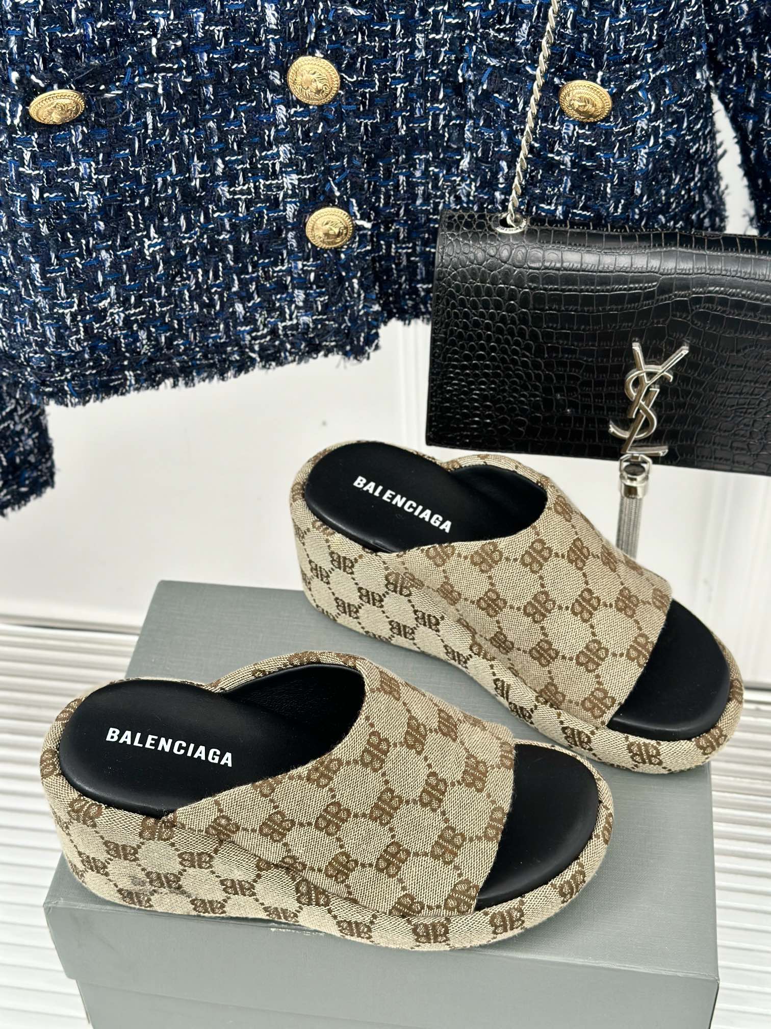 Balenciaga巴黎世家24S春夏新品厚底拖鞋独家正确版本原版开发时尚圈内各大网红明星又在拼命种草的