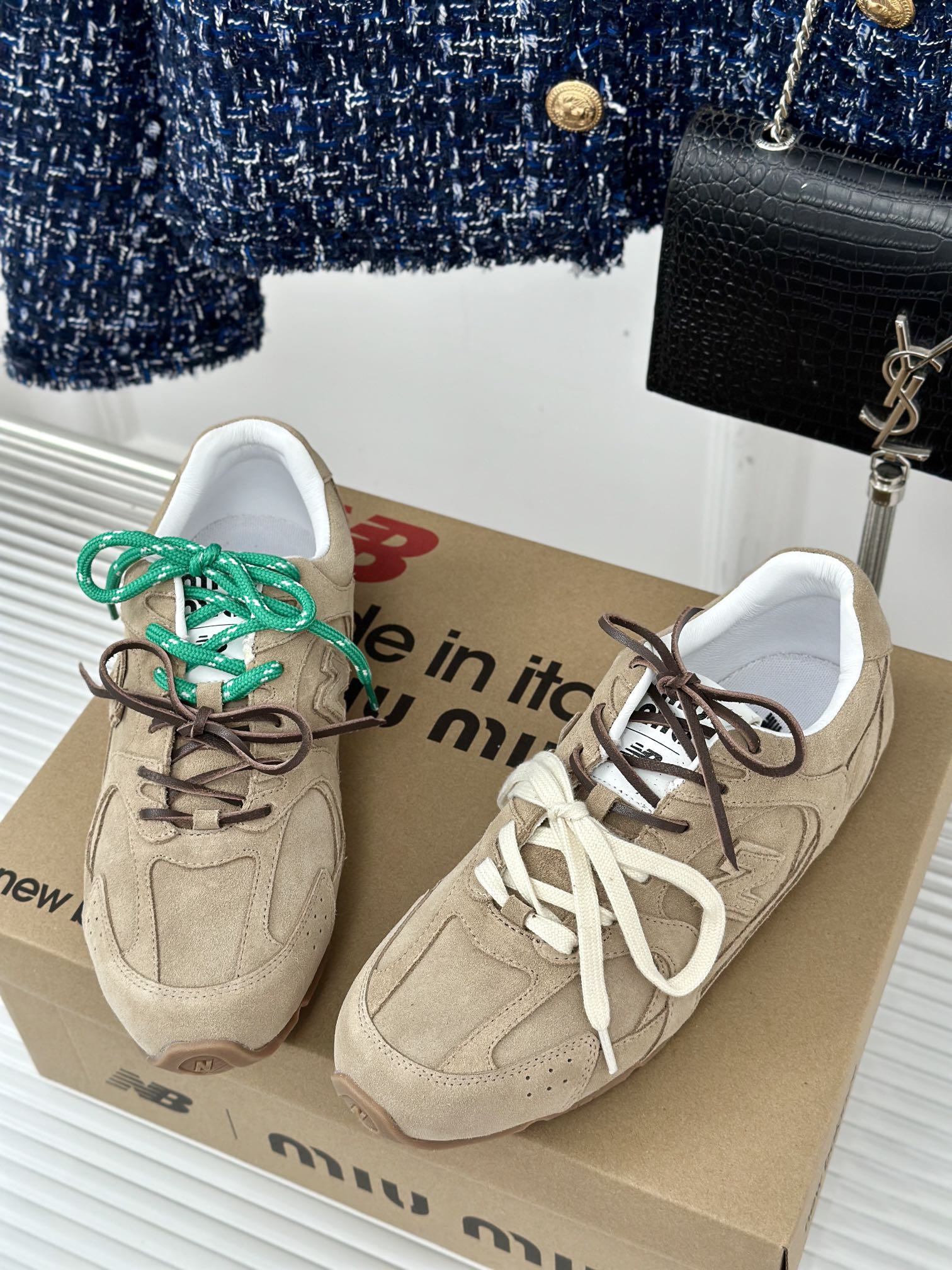 MiumiuxNewBalance/NB联名款复古休闲德训鞋阿甘鞋运动鞋网红博主火爆追捧时装周走秀场曝光