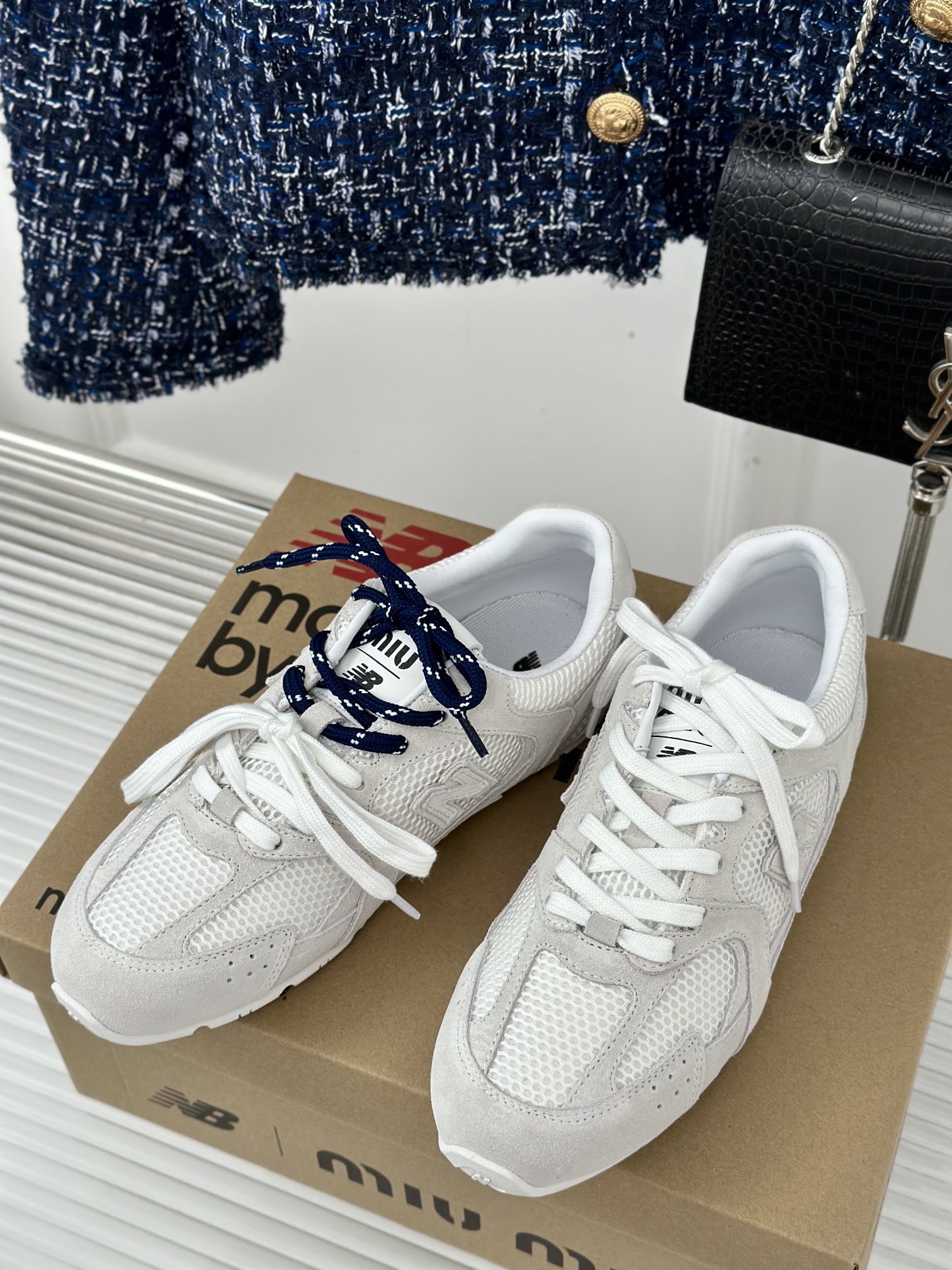 MiumiuxNewBalance/NB联名款复古休闲德训鞋阿甘鞋运动鞋网红博主火爆追捧时装周走秀场曝光